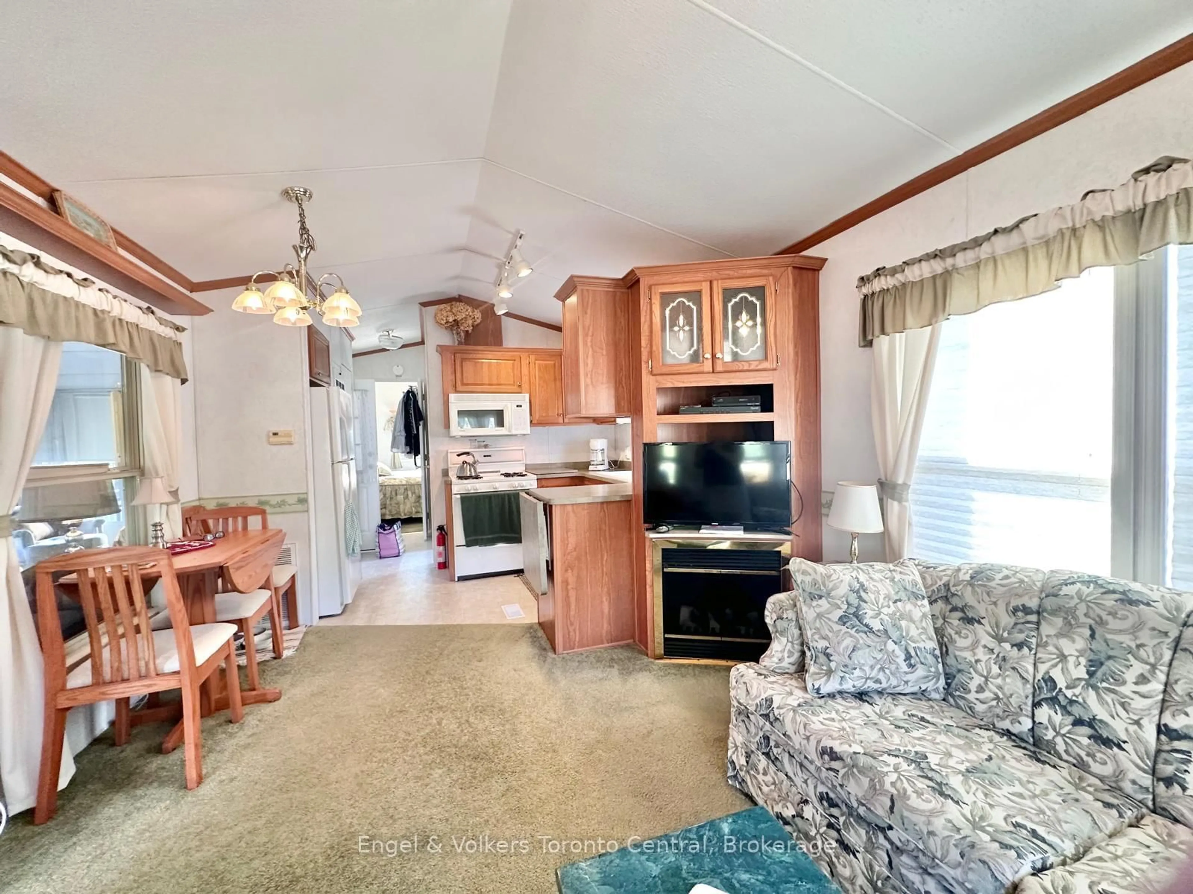 Unknown for 7489 SIDEROAD 5 #B6, Wellington North Ontario N0G 2L0