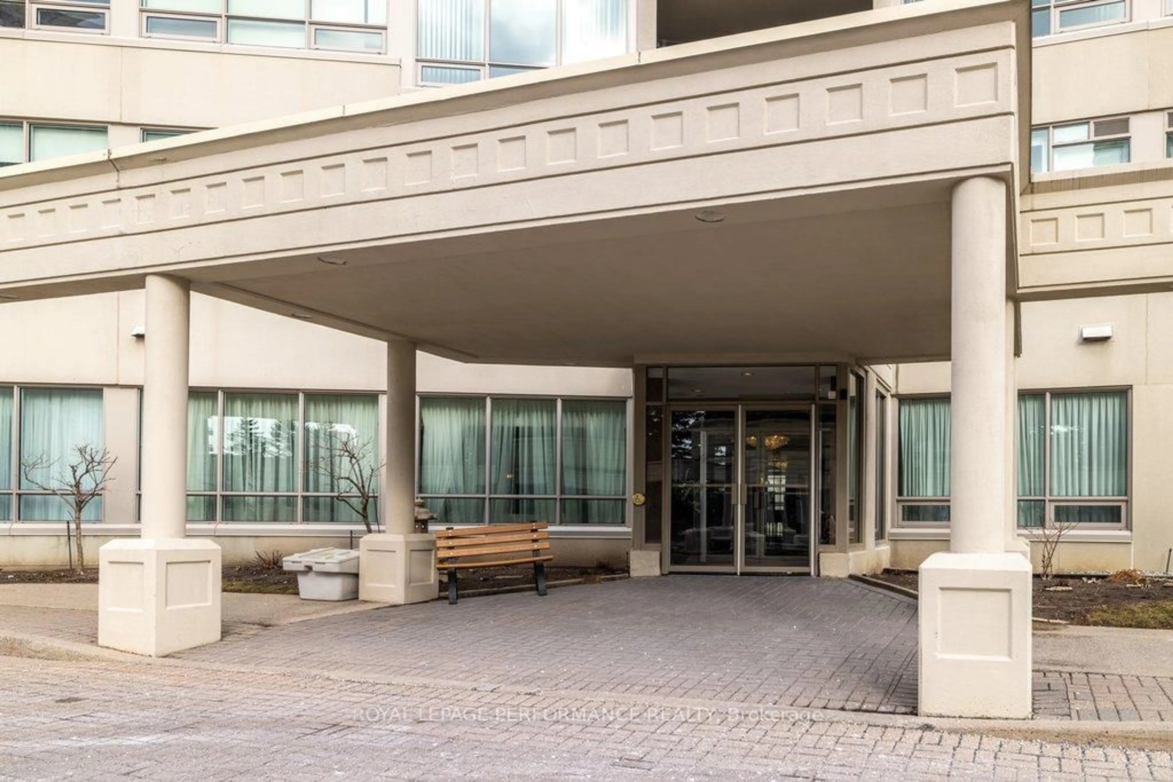 Indoor foyer for 1480 Riverside Dr #905, Ottawa Ontario K1G 5H2