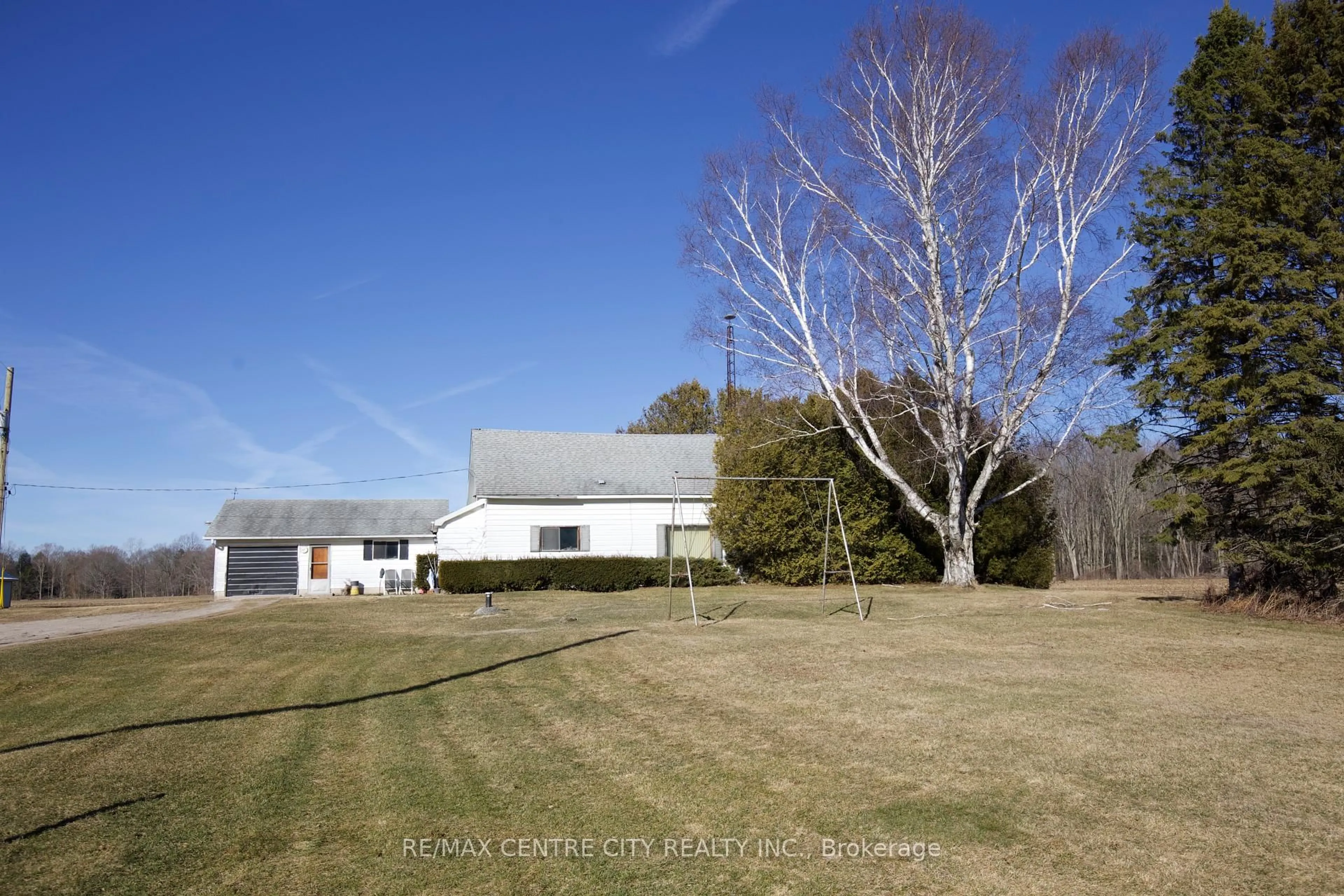 A pic from outside/outdoor area/front of a property/back of a property/a pic from drone, unknown for 7923 Coyle Rd, Bayham Ontario N0J 1Y0