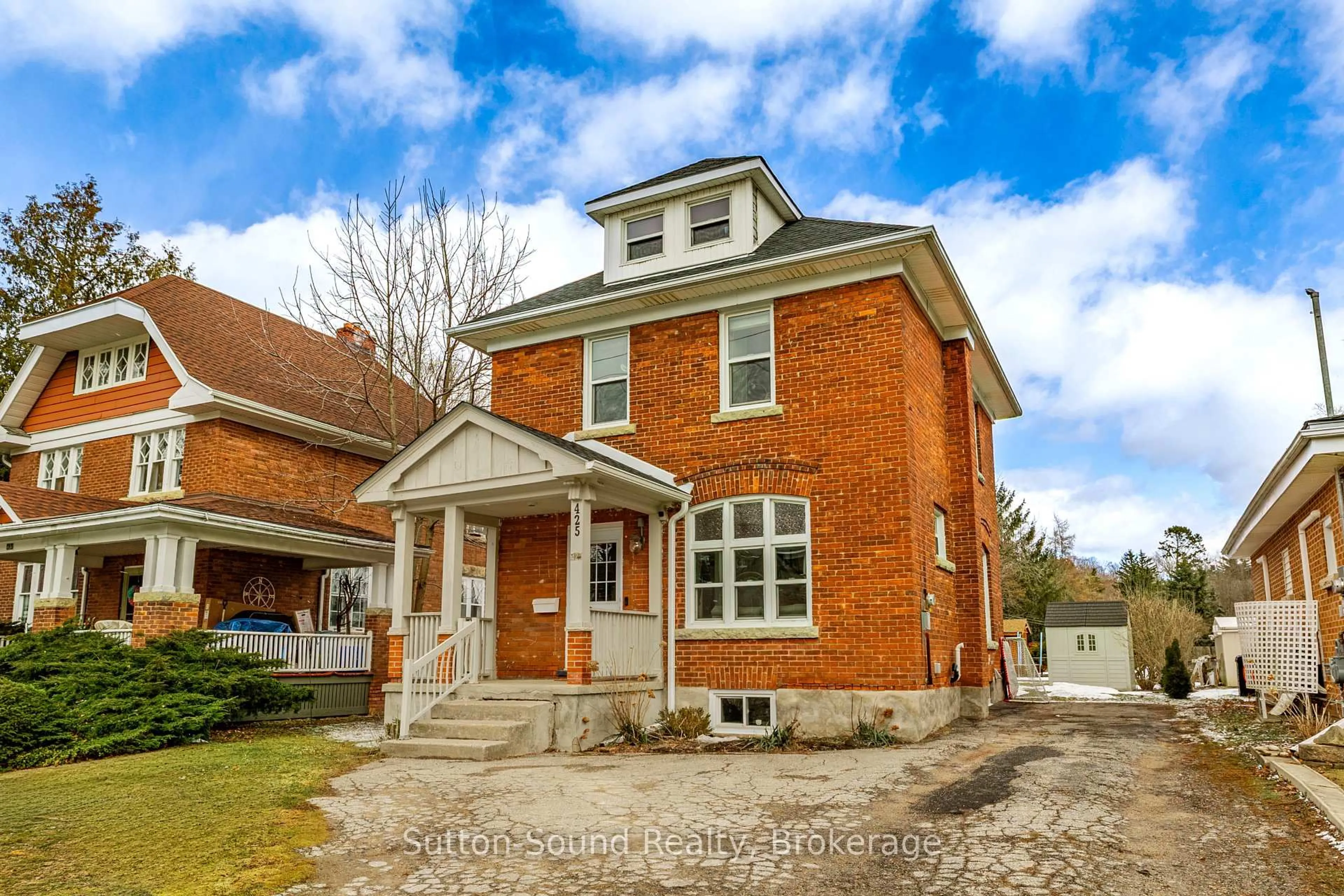 Home with brick exterior material, street for 425 2nd Ave, Owen Sound Ontario N4K 2G2