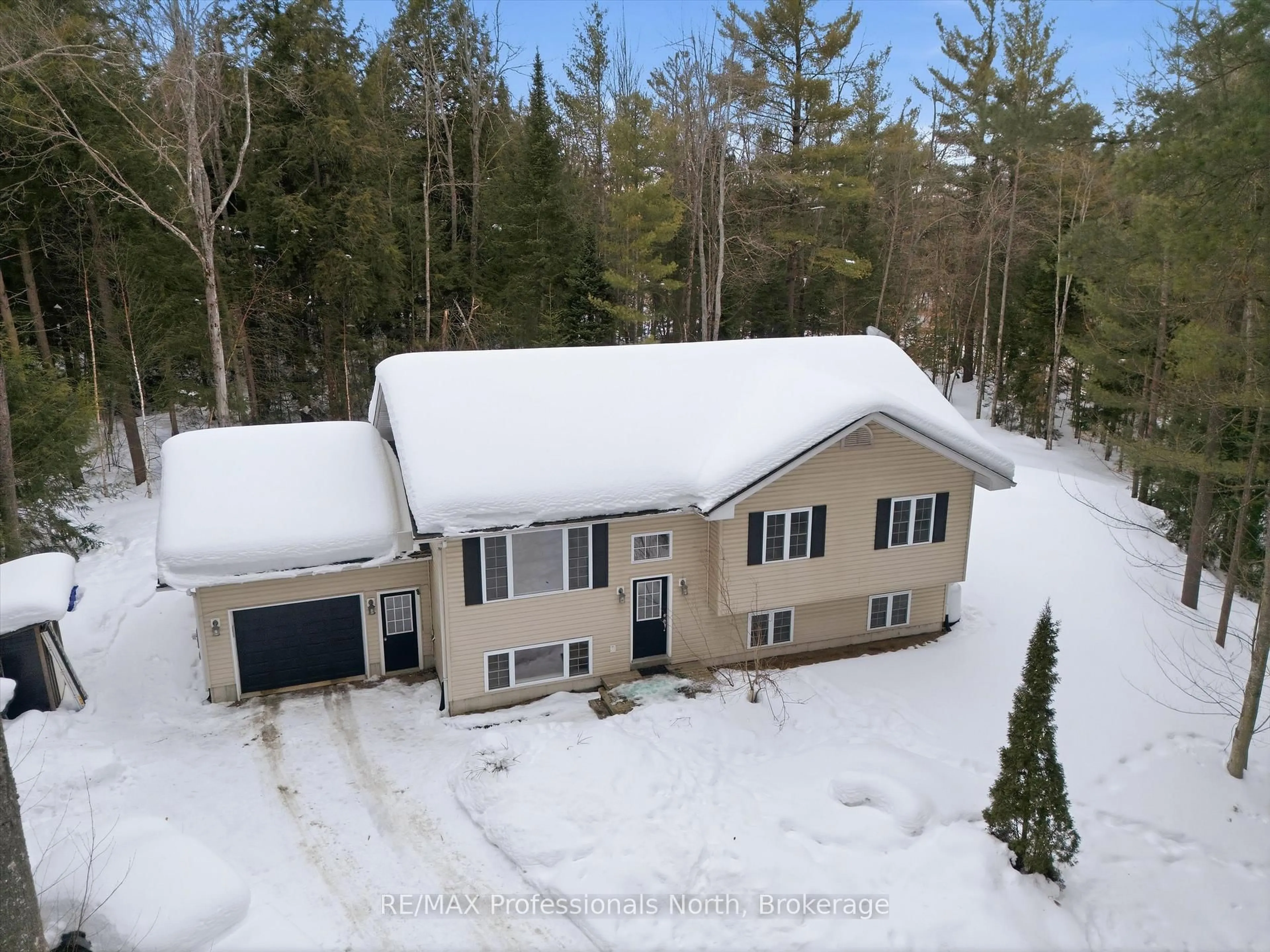 A pic from outside/outdoor area/front of a property/back of a property/a pic from drone, unknown for 1017 CHURCH HILL Rd, Bracebridge Ontario P1L 1X1