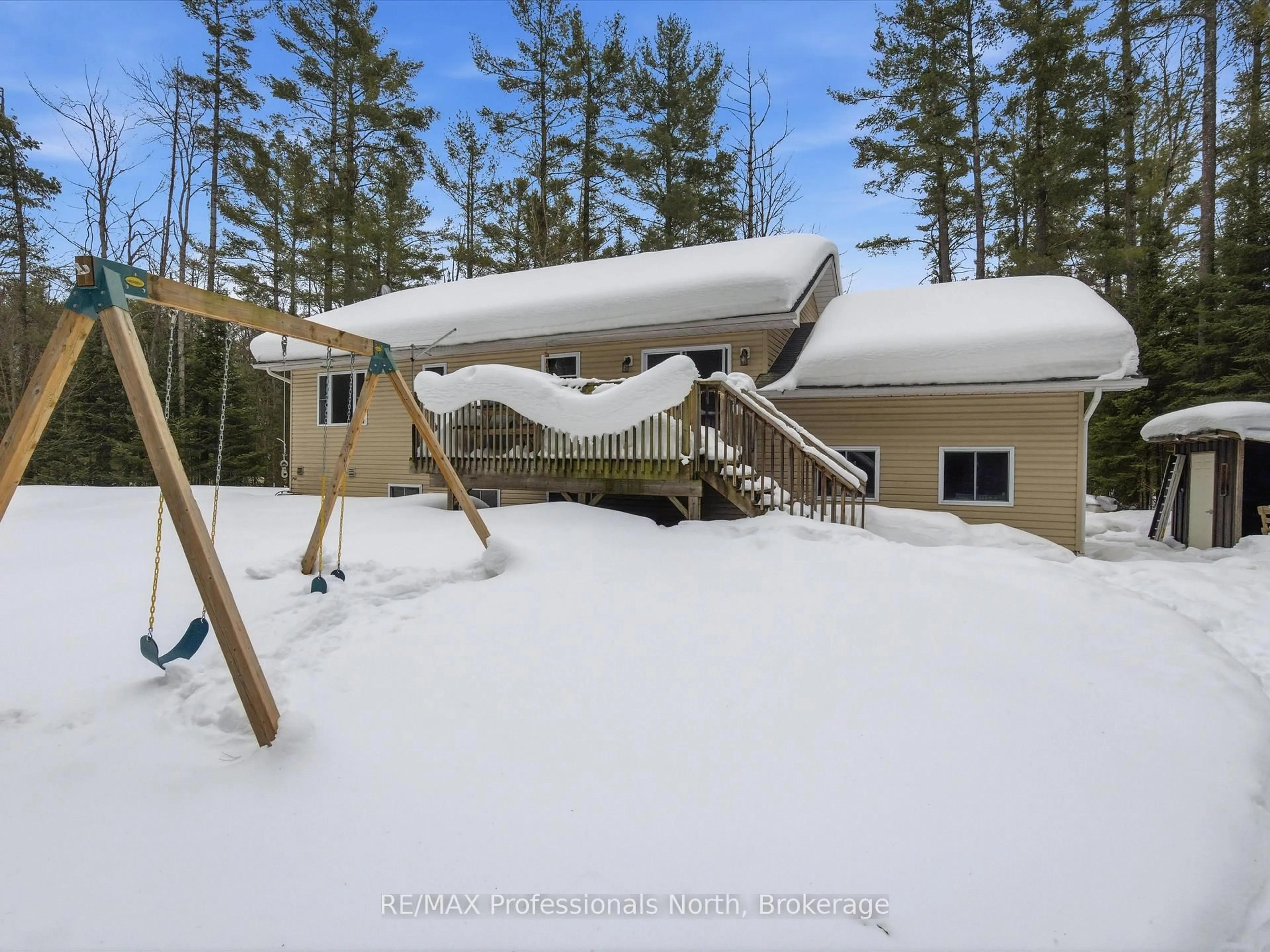 A pic from outside/outdoor area/front of a property/back of a property/a pic from drone, unknown for 1017 CHURCH HILL Rd, Bracebridge Ontario P1L 1X1
