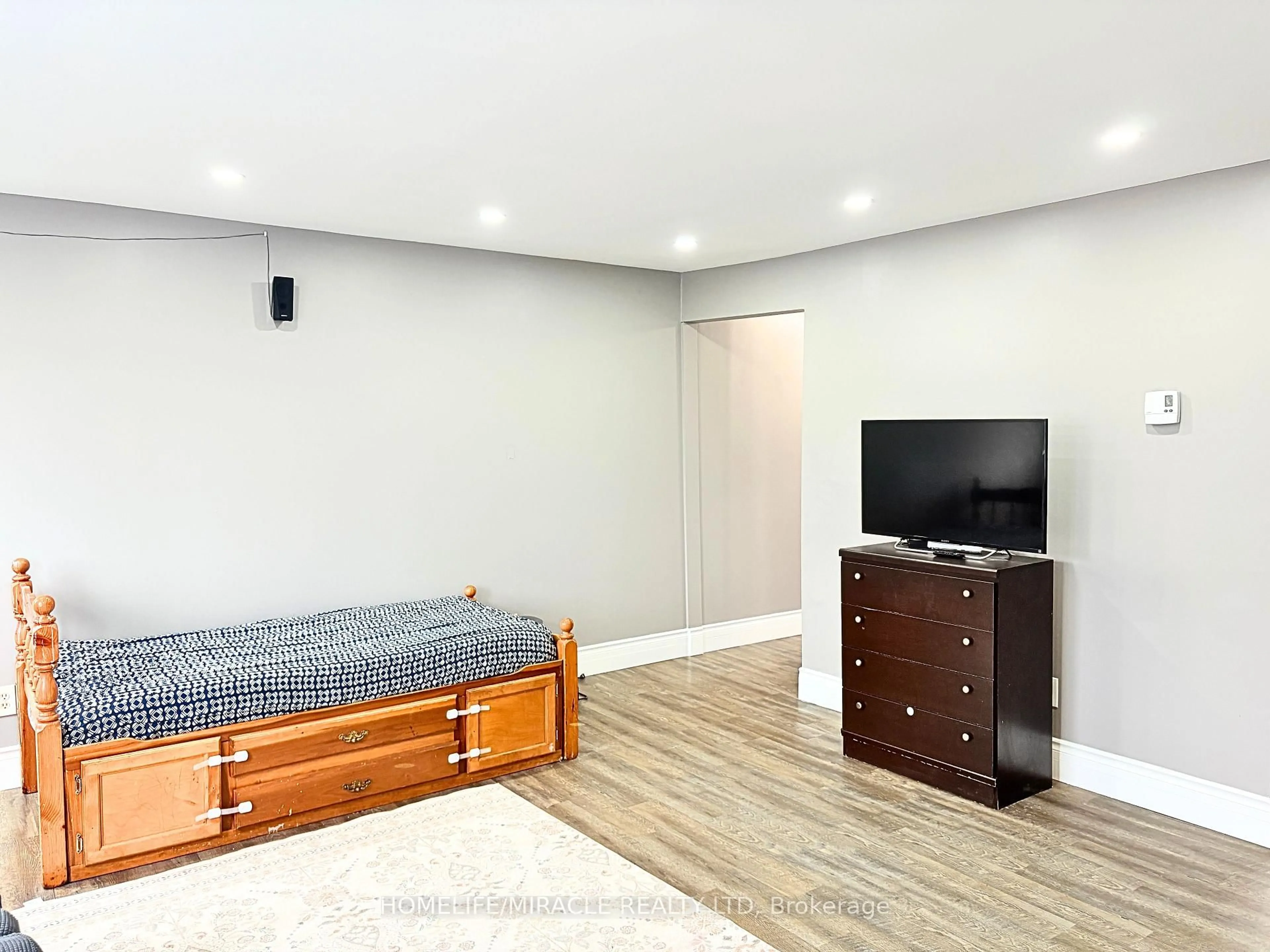 A pic of a room for 875 Parkinson Rd #22, Woodstock Ontario N4S 8S7