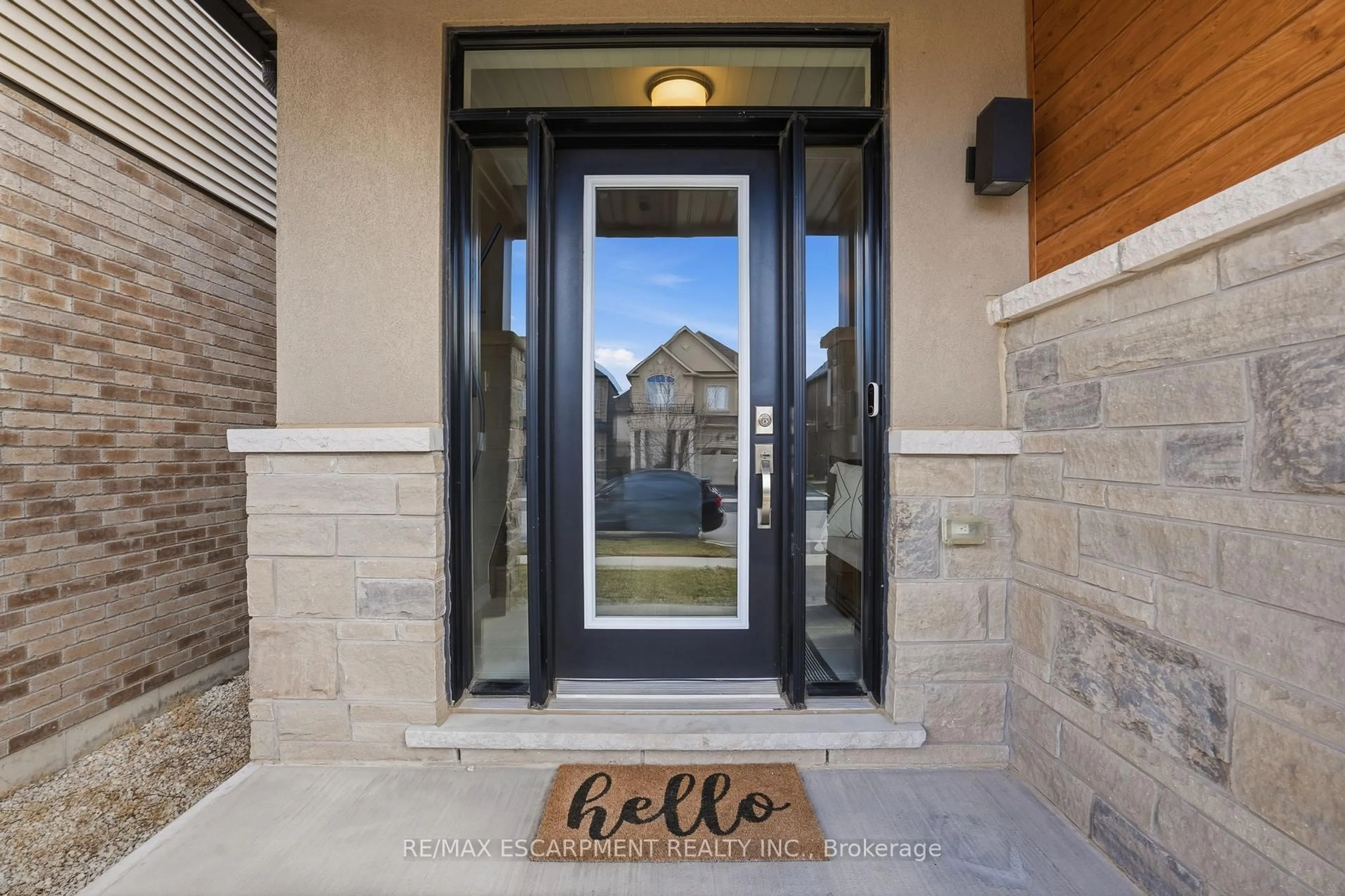 Indoor entryway for 3 SLEETH St, Brantford Ontario N3S 0J7