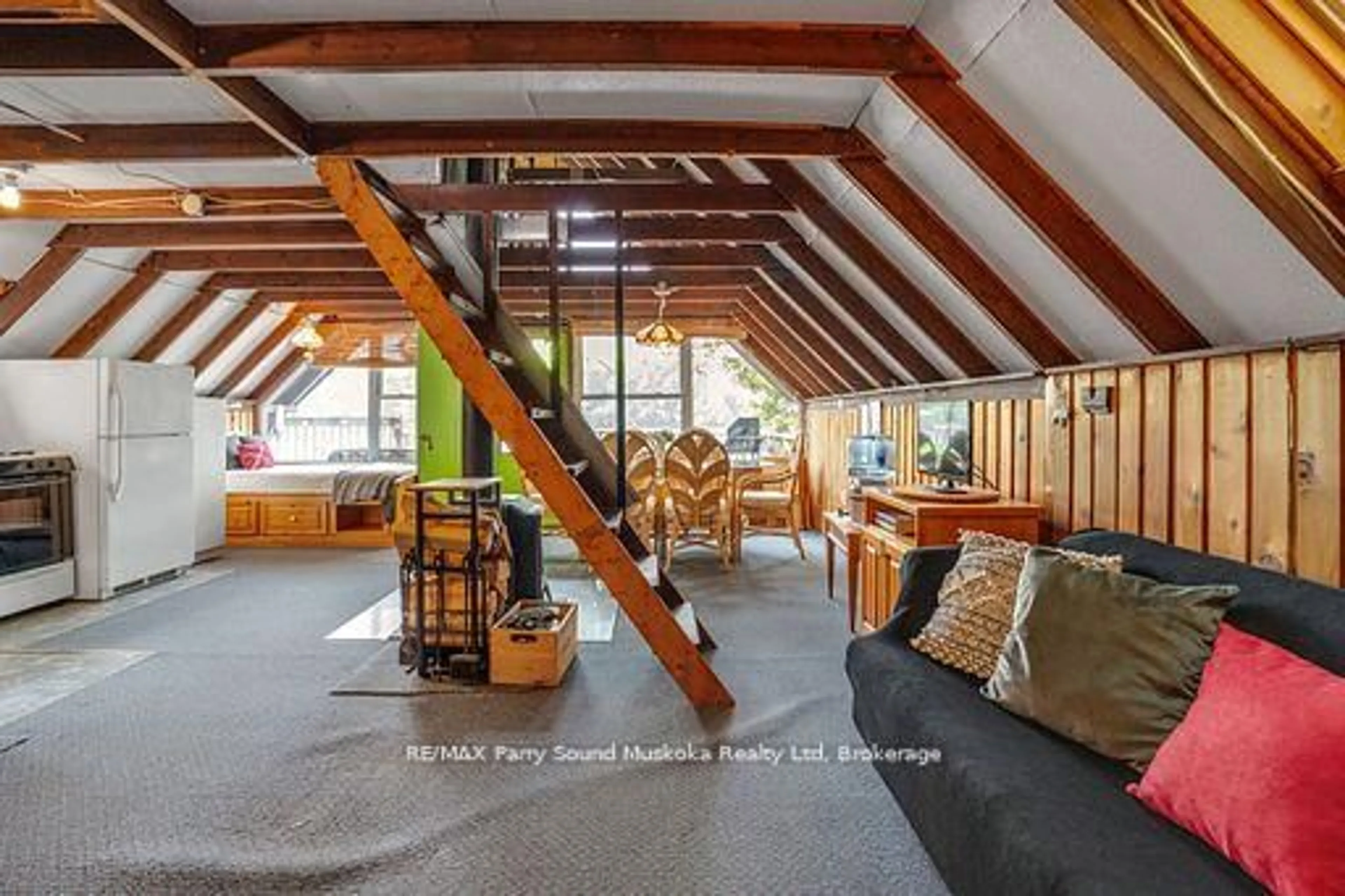 Indoor foyer for 124 Healey Lake Water, The Archipelago Ontario P2A 2W8