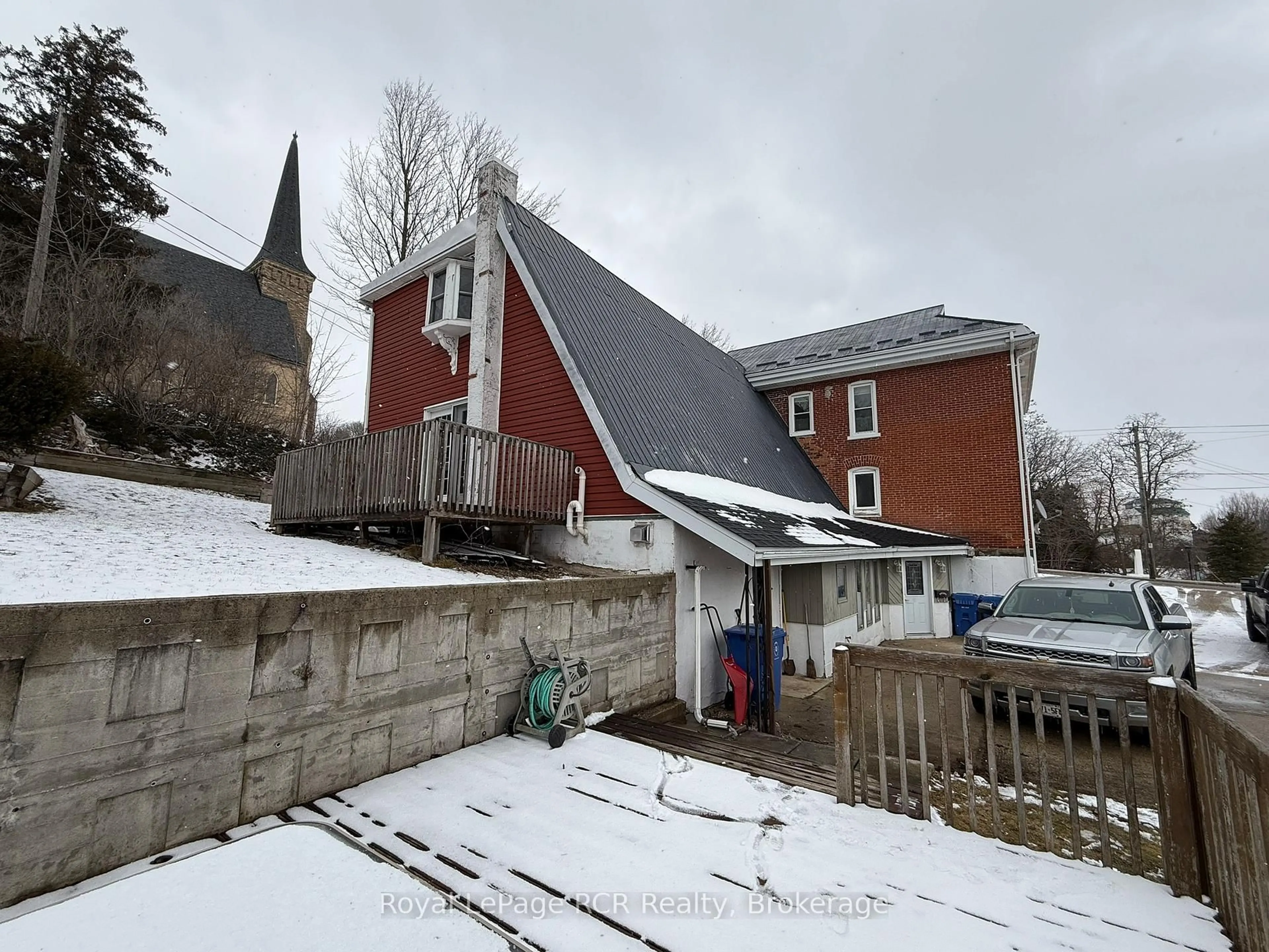 A pic from outside/outdoor area/front of a property/back of a property/a pic from drone, street for 230 Garafraxa St, West Grey Ontario N0G 1R0