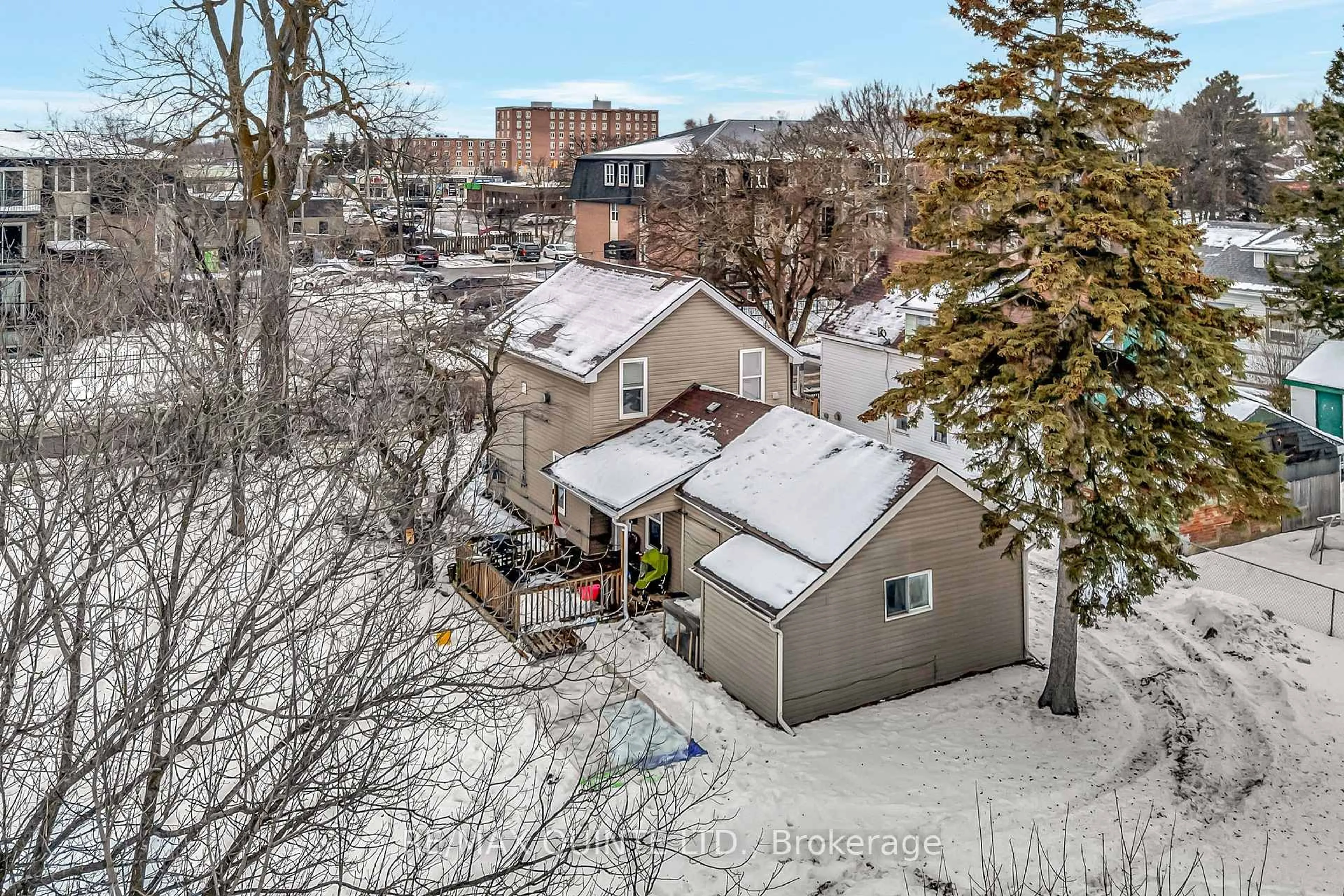 A pic from outside/outdoor area/front of a property/back of a property/a pic from drone, city buildings view from balcony for 83 Grier St, Belleville Ontario K8P 3A2