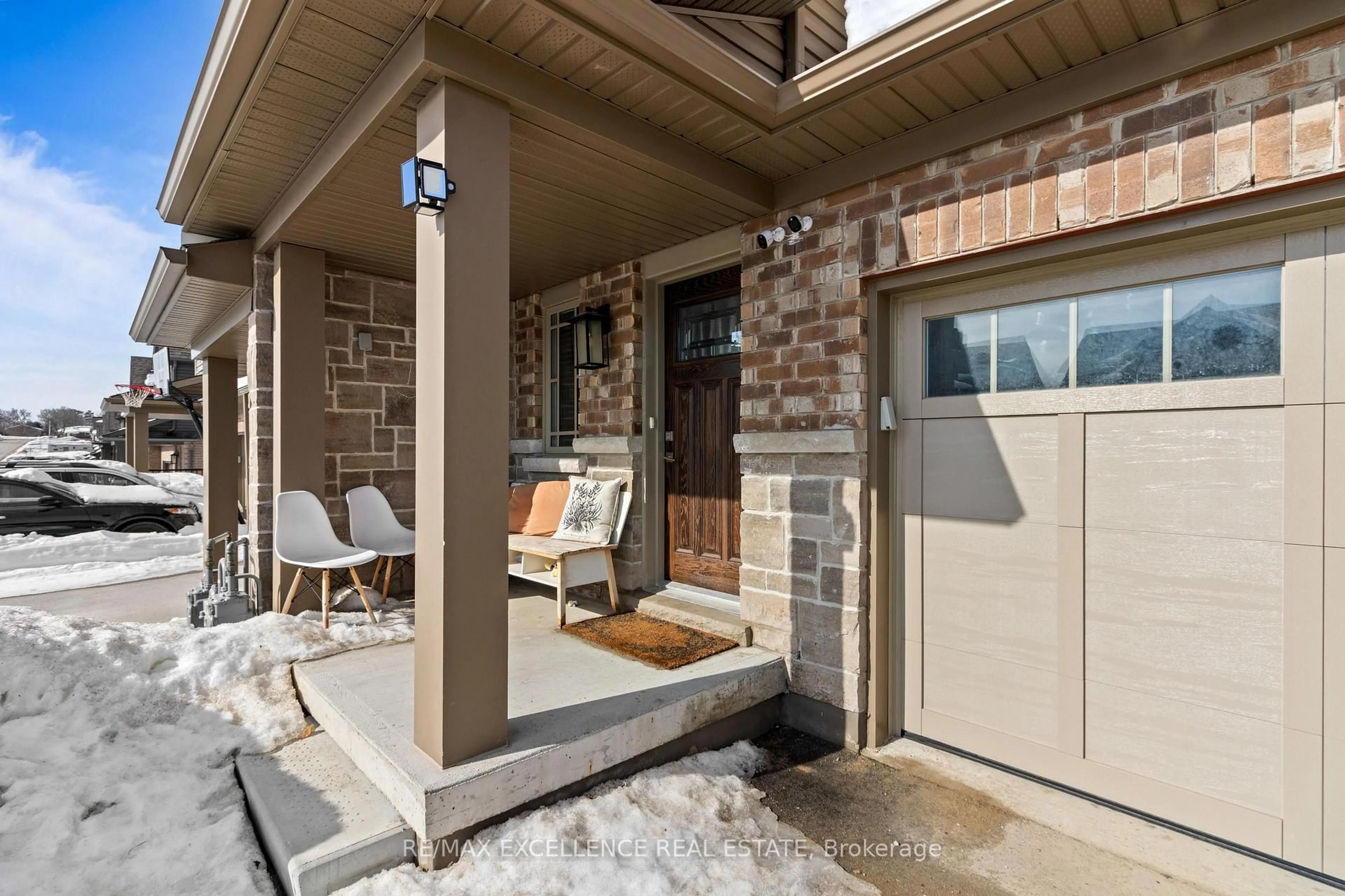 Indoor entryway for 160 Stonebrook Way, Grey Highlands Ontario N0C 1H0