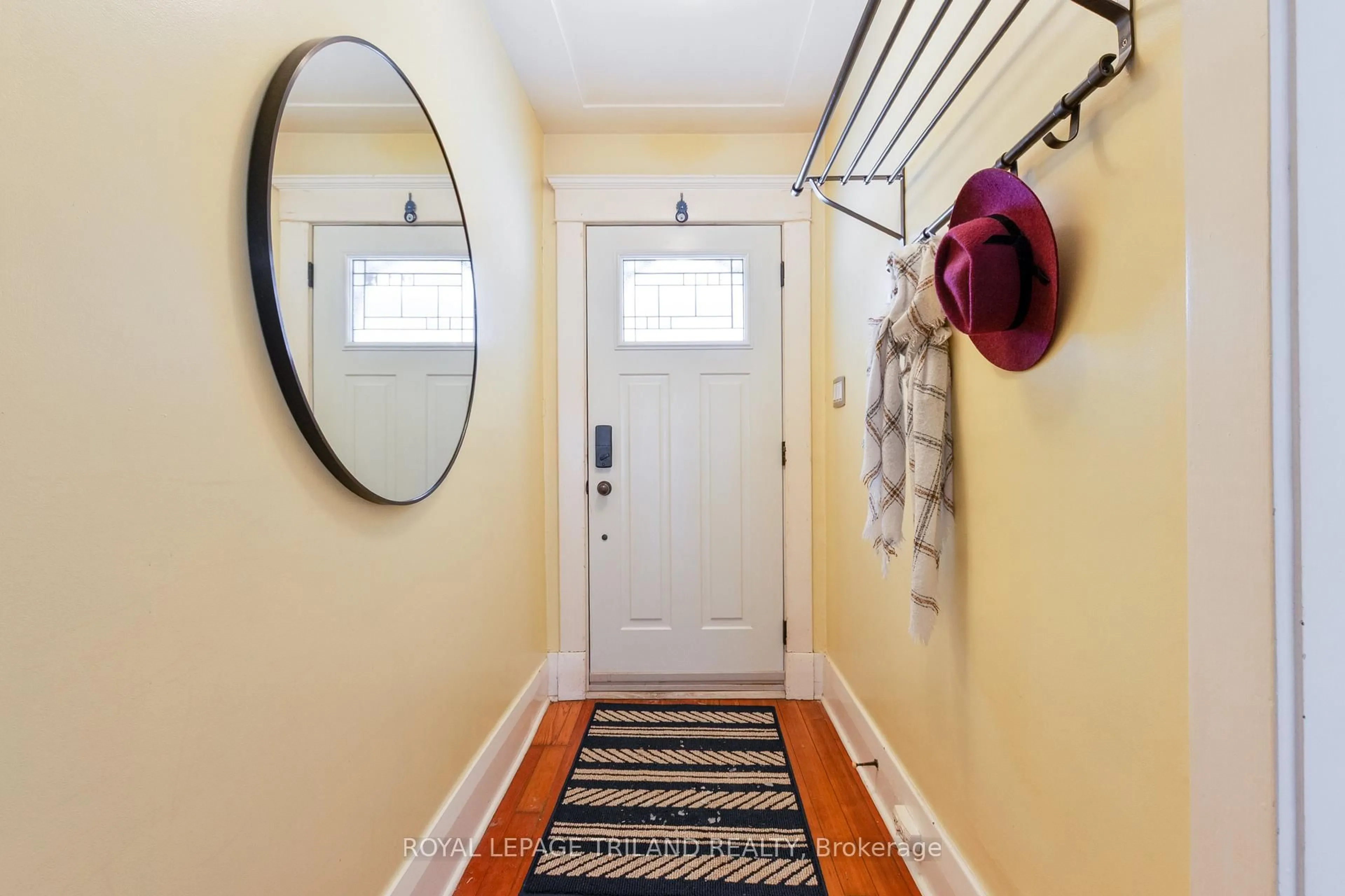 Indoor entryway for 30 Elmwood Pl, London South Ontario N6J 1J2