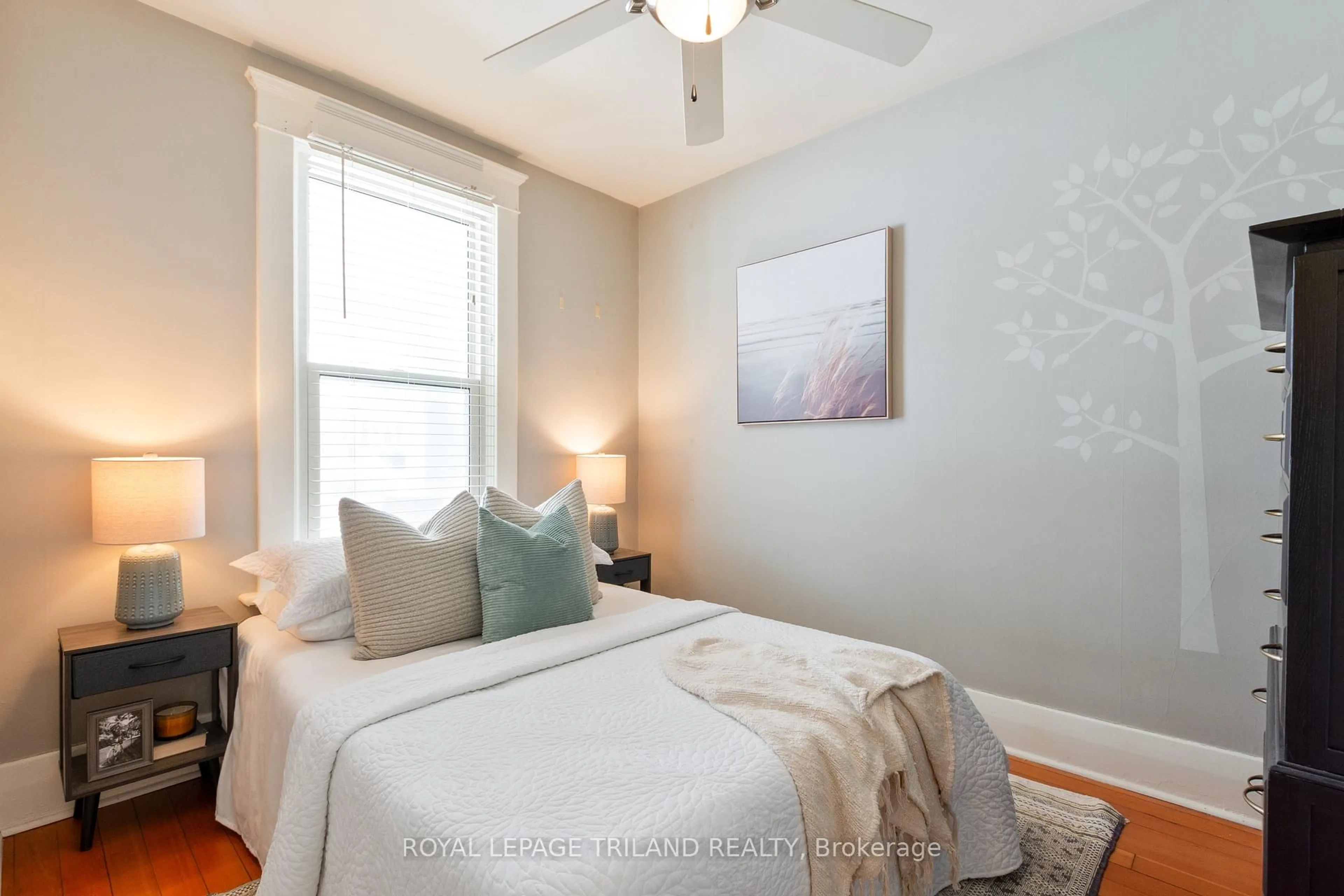 Bedroom with bed, unknown for 30 Elmwood Pl, London South Ontario N6J 1J2