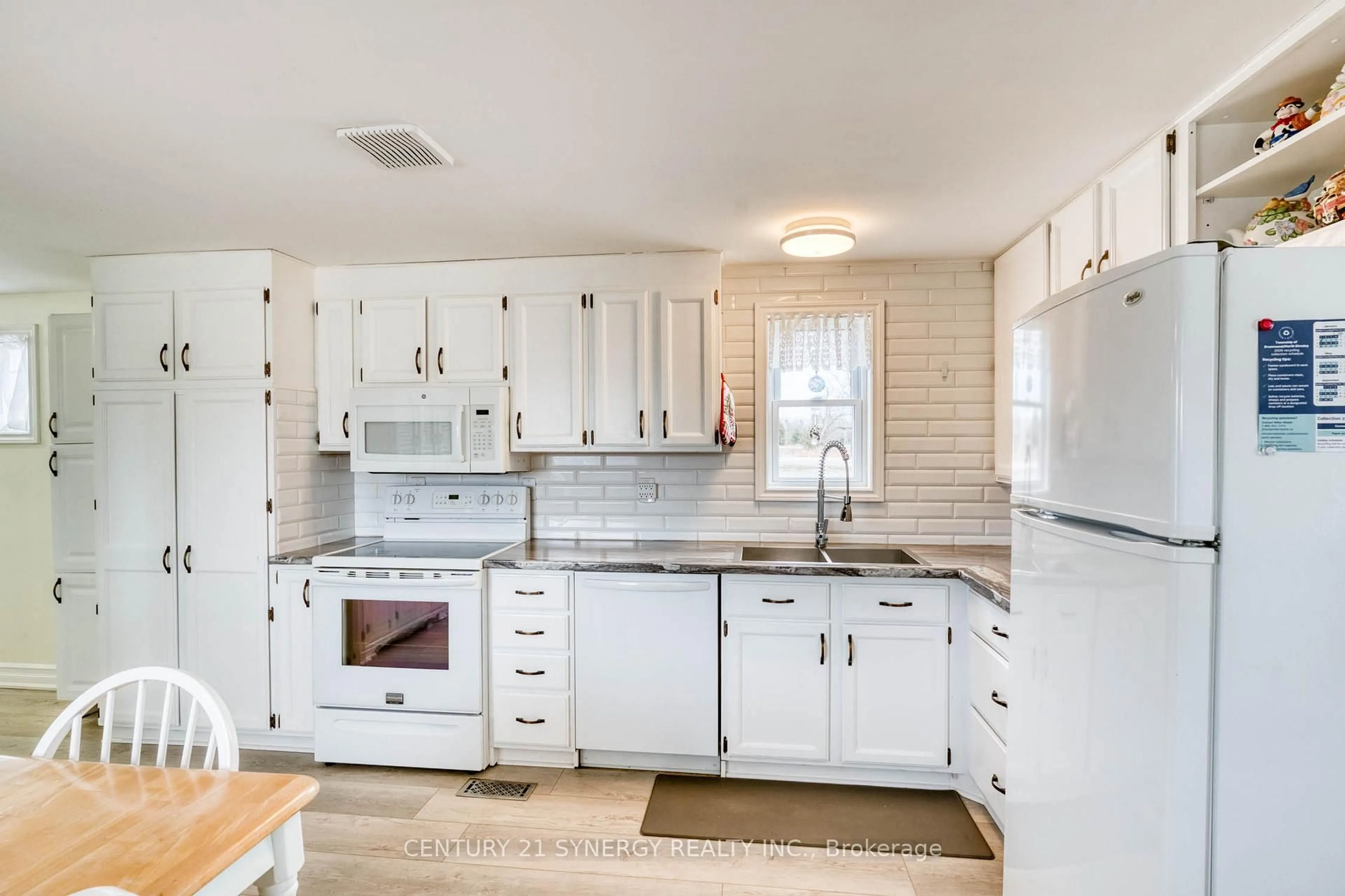 Unknown for 204 Hillview Rd, Perth Ontario K7H 3C8