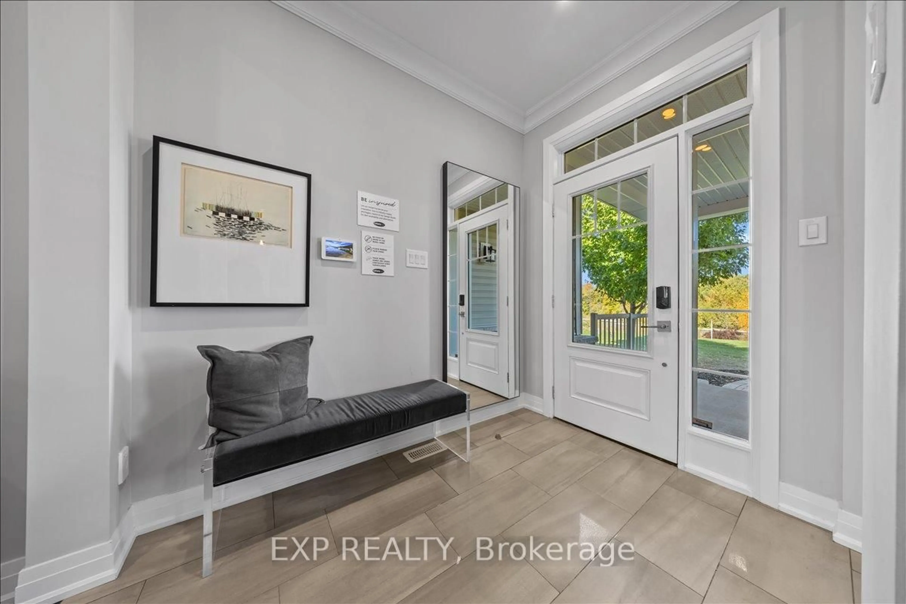 Indoor entryway for 1058 Charolais Pl, Richmond Ontario K0A 2Z0