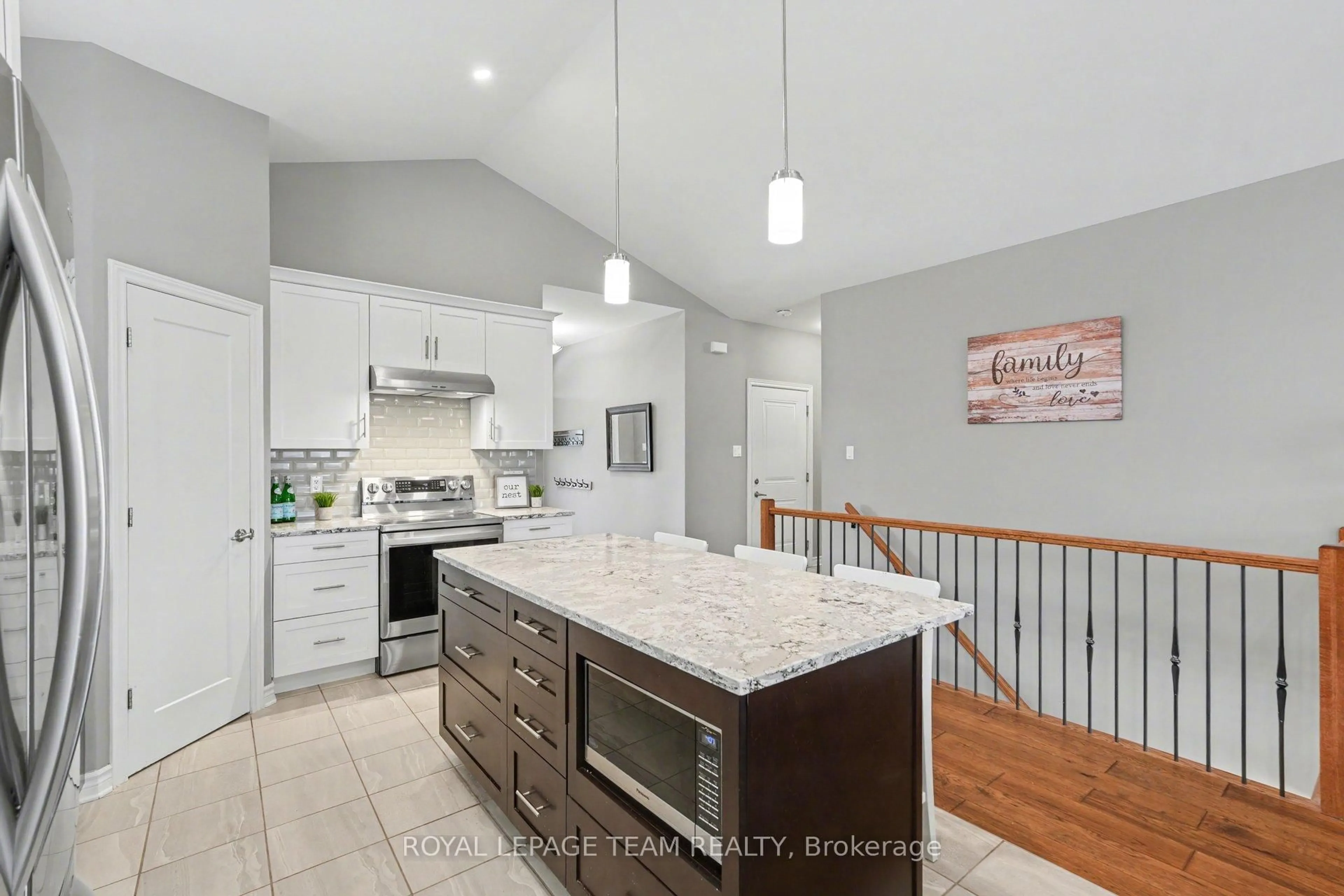 Open concept kitchen, ceramic/tile floor for 855 Reaume St, Almonte Ontario K0A 1A0