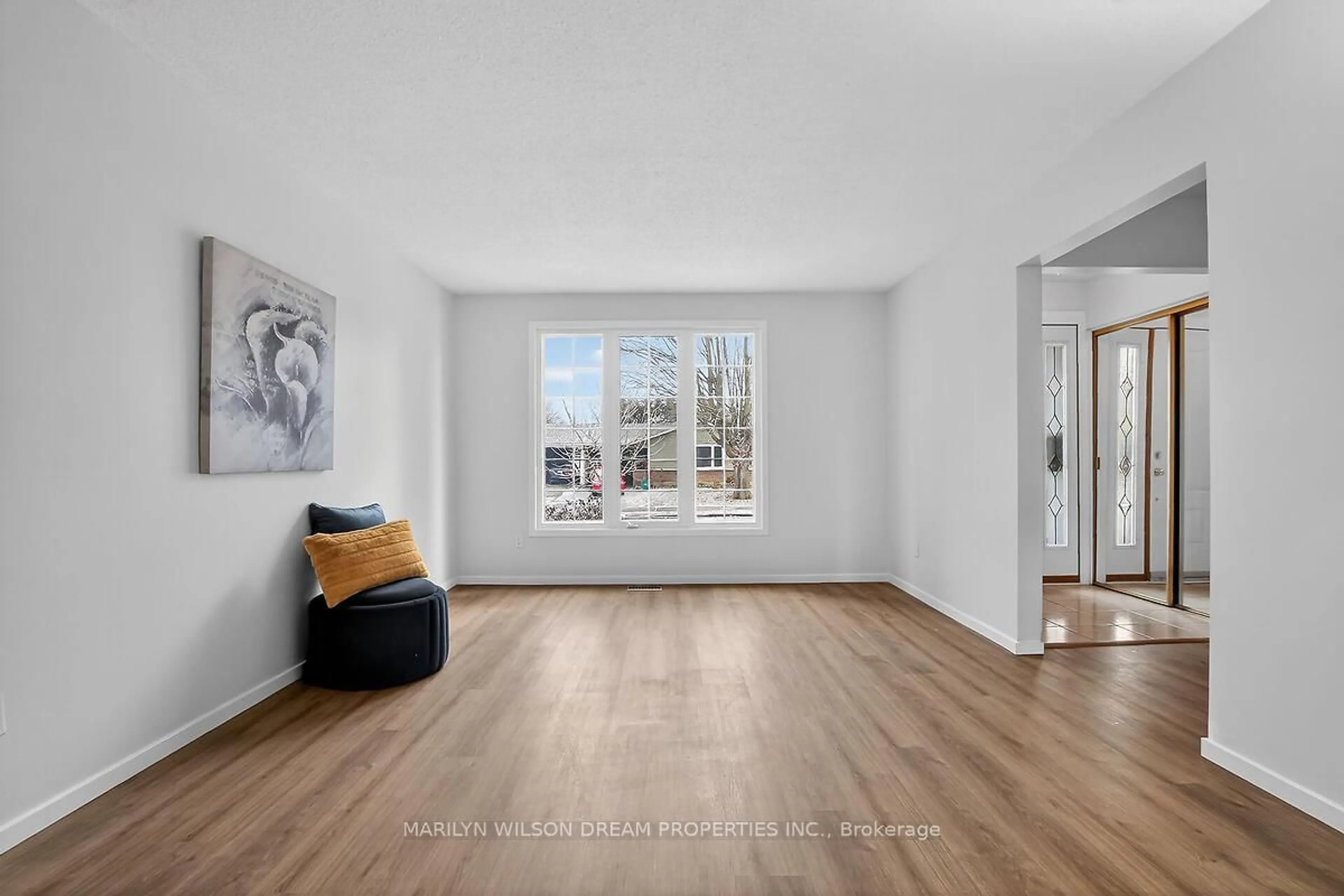 A pic of a room for 1377 Cahill Dr, Ottawa Ontario K1V 8V6