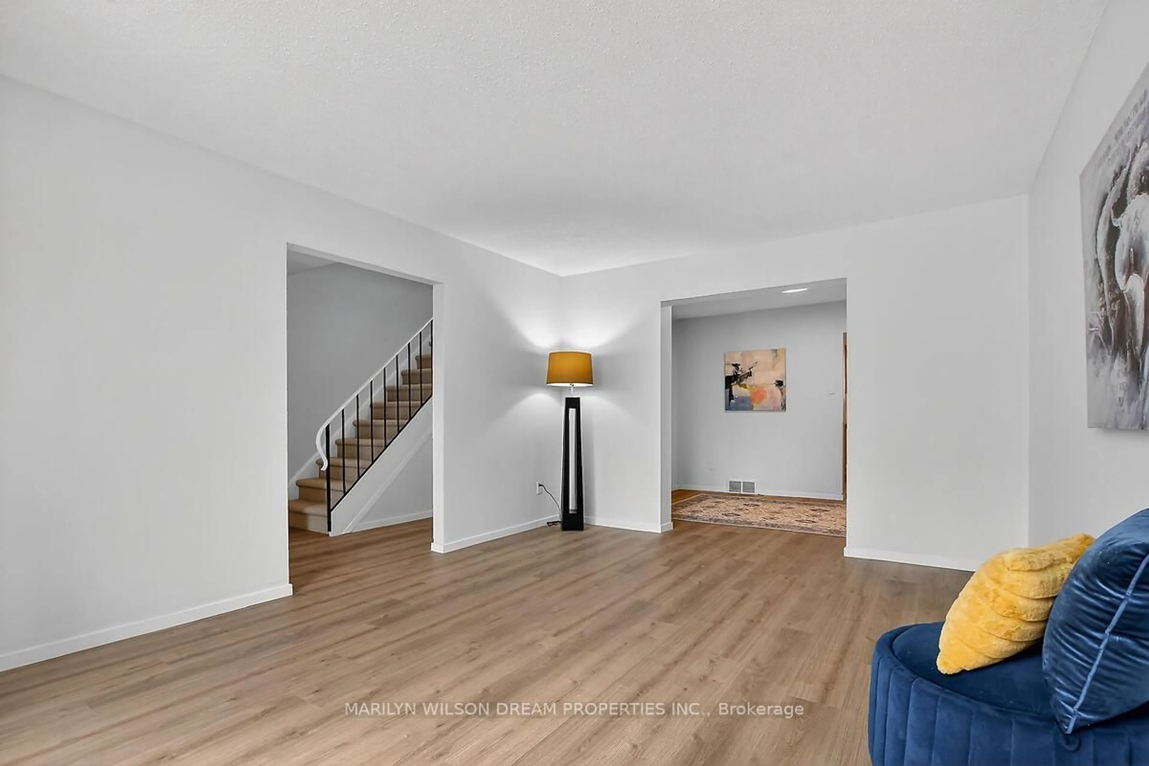 Unknown for 1377 Cahill Dr, Ottawa Ontario K1V 8V6