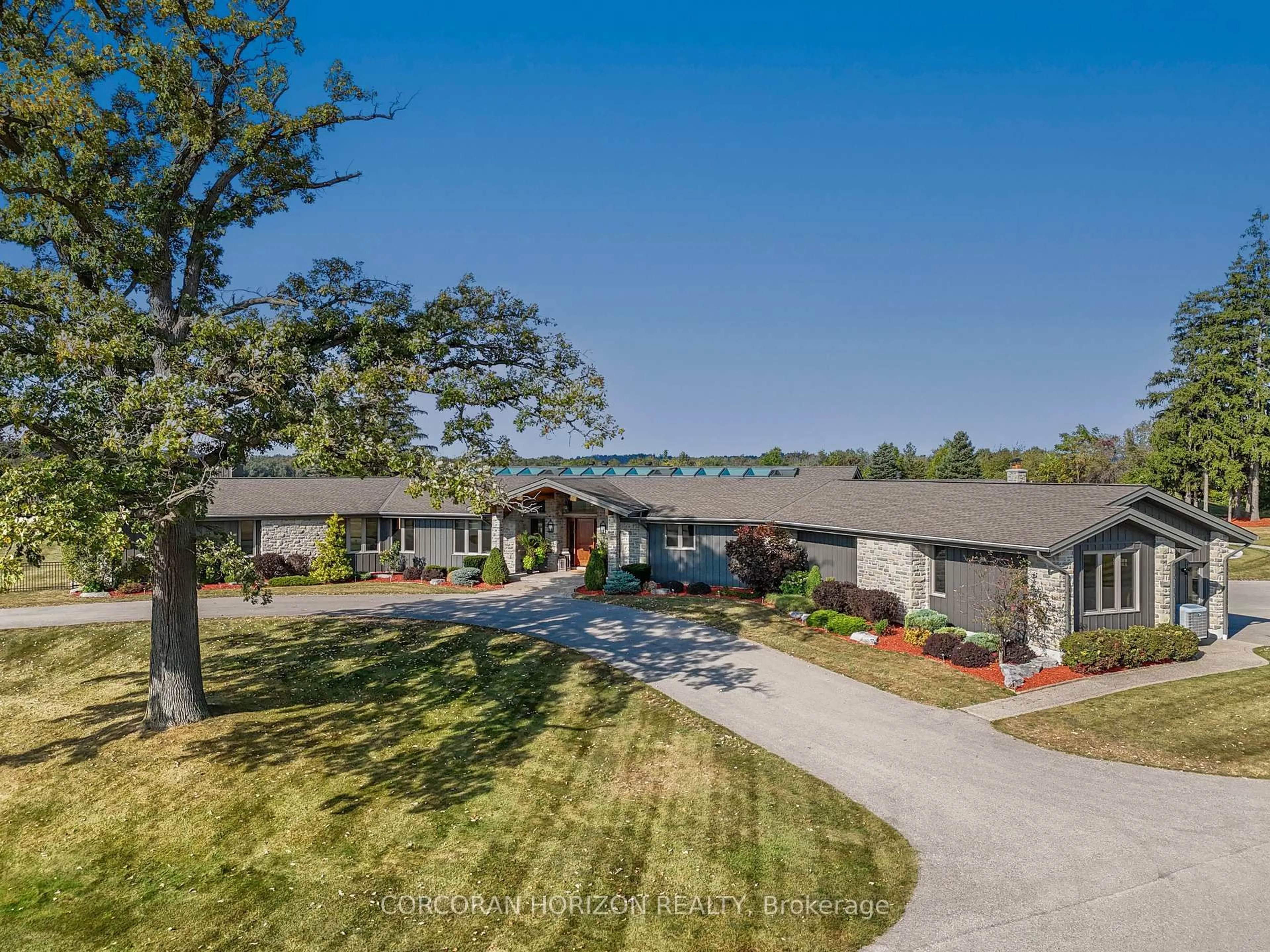 A pic from outside/outdoor area/front of a property/back of a property/a pic from drone, unknown for 1546 Maryhill Rd, Woolwich Ontario N0B 2B0