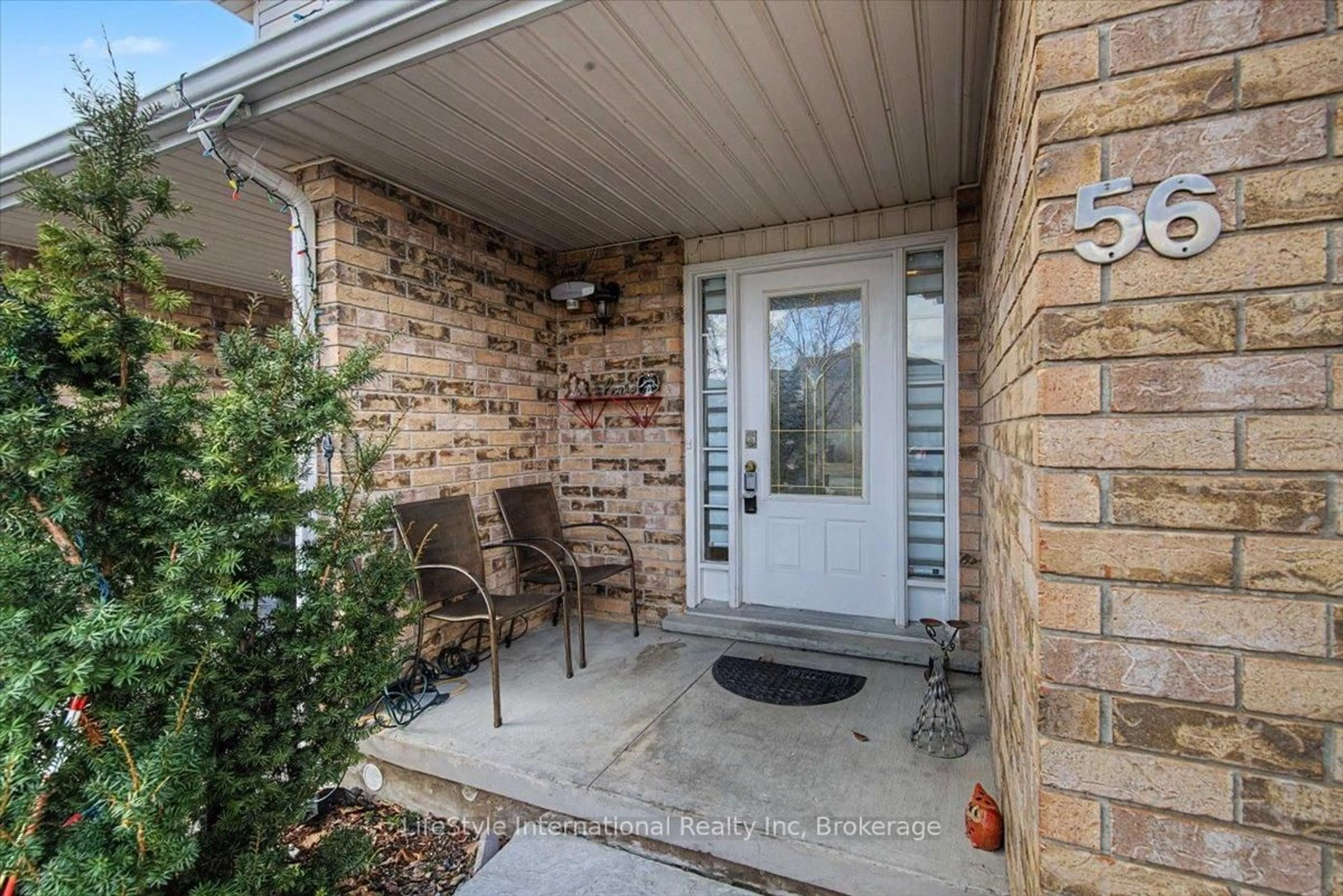 Indoor entryway for 56 Raspberry Lane, Guelph Ontario N1E 7H5