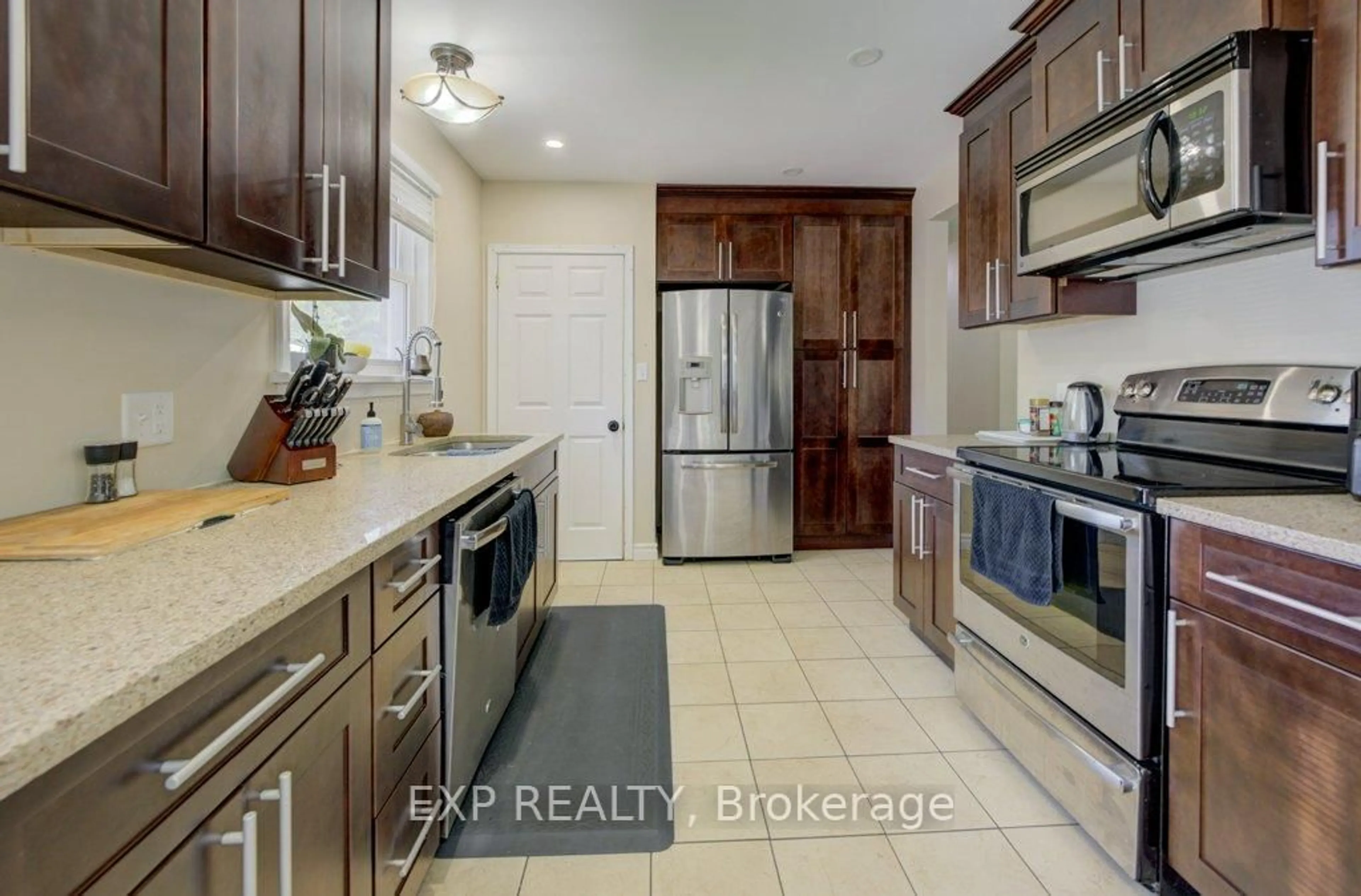 Unknown for 8568 Champlain Dr, Niagara Falls Ontario L2G 6Y6