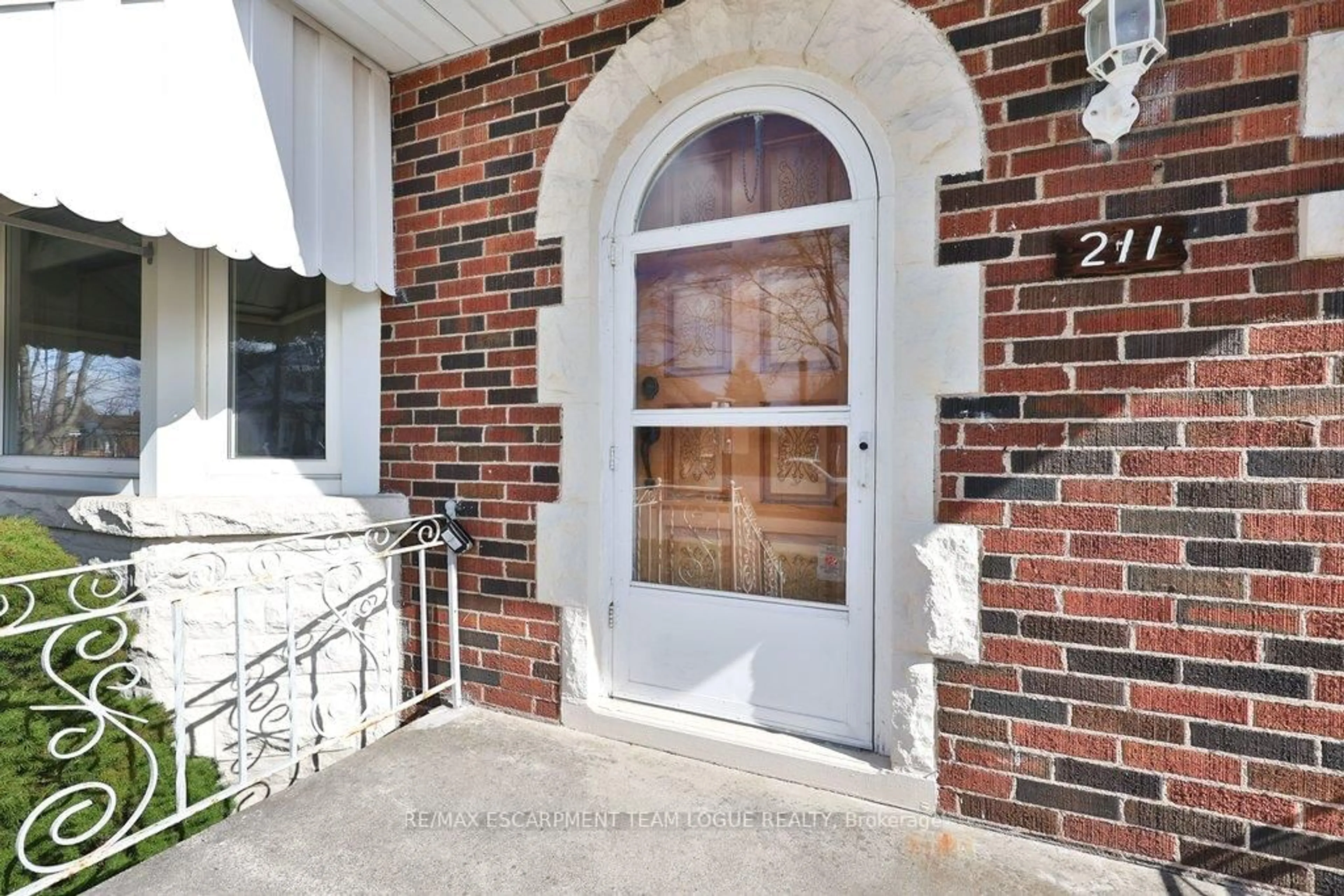 Unknown for 211 Glencairn Ave, Hamilton Ontario L8K 3P1