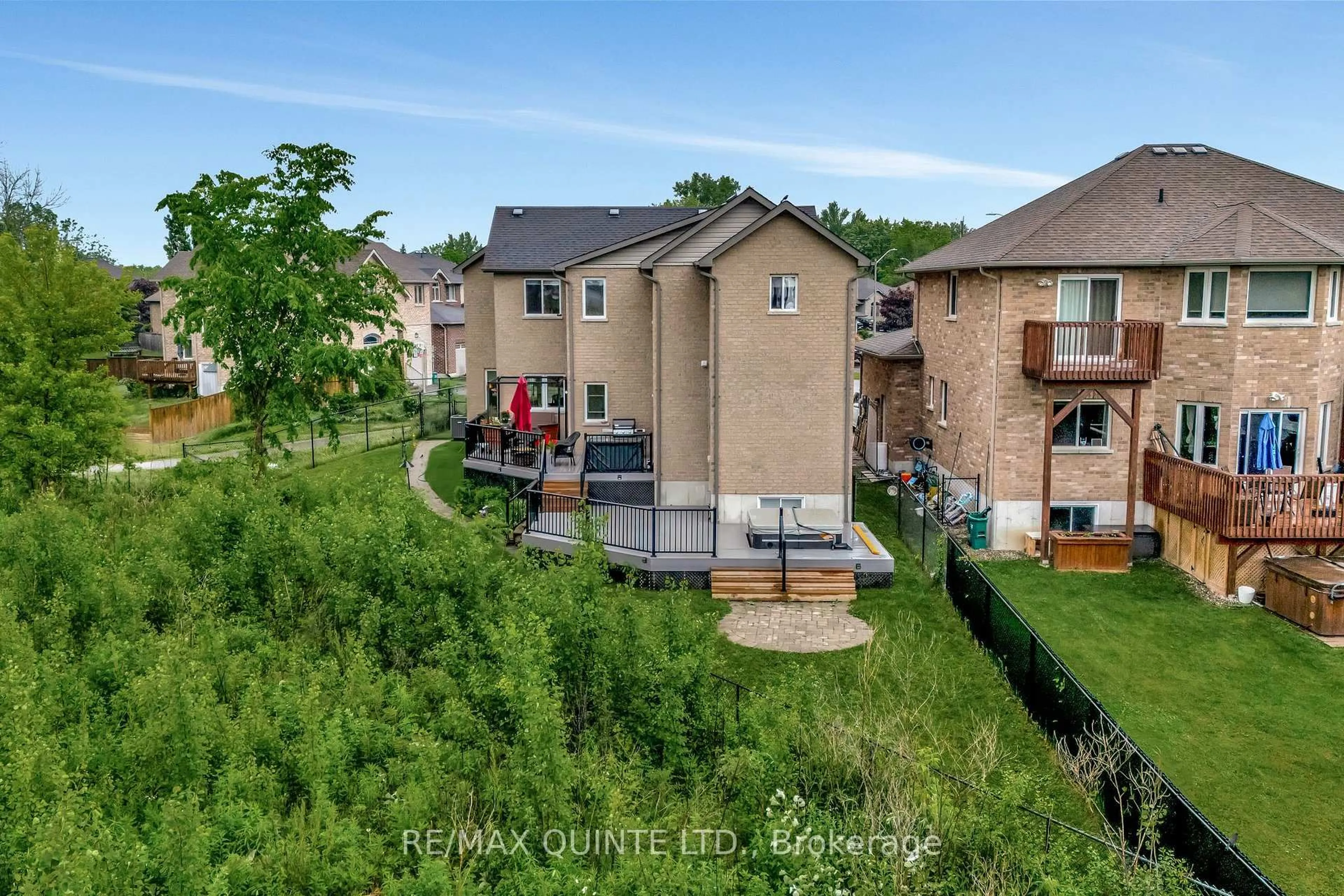 A pic from outside/outdoor area/front of a property/back of a property/a pic from drone, unknown for 10 Meagher Pl, Belleville Ontario K8P 0C1