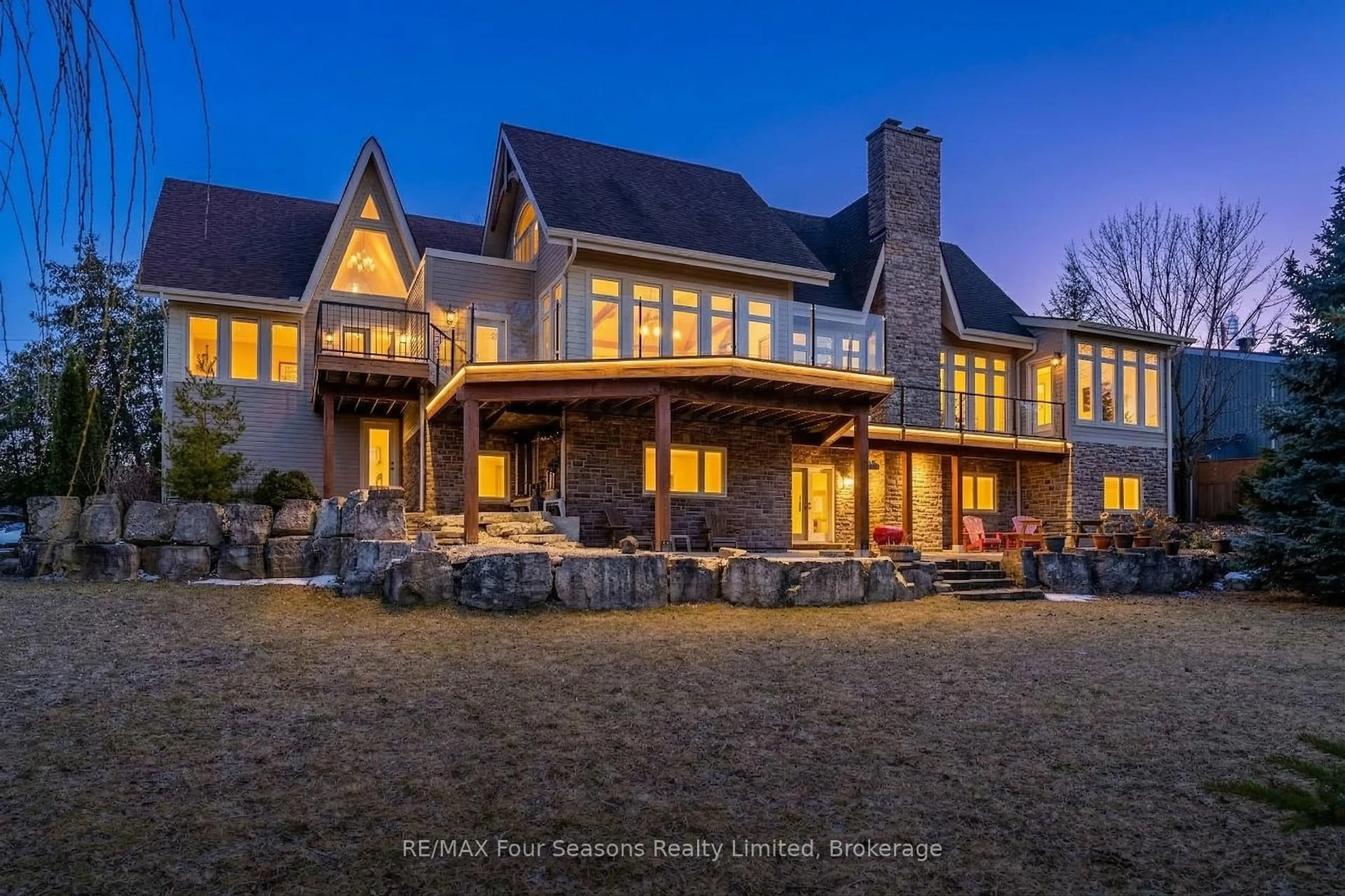 Home with brick exterior material, unknown for 147 Lakeshore Rd, Blue Mountains Ontario L9Y 0M9