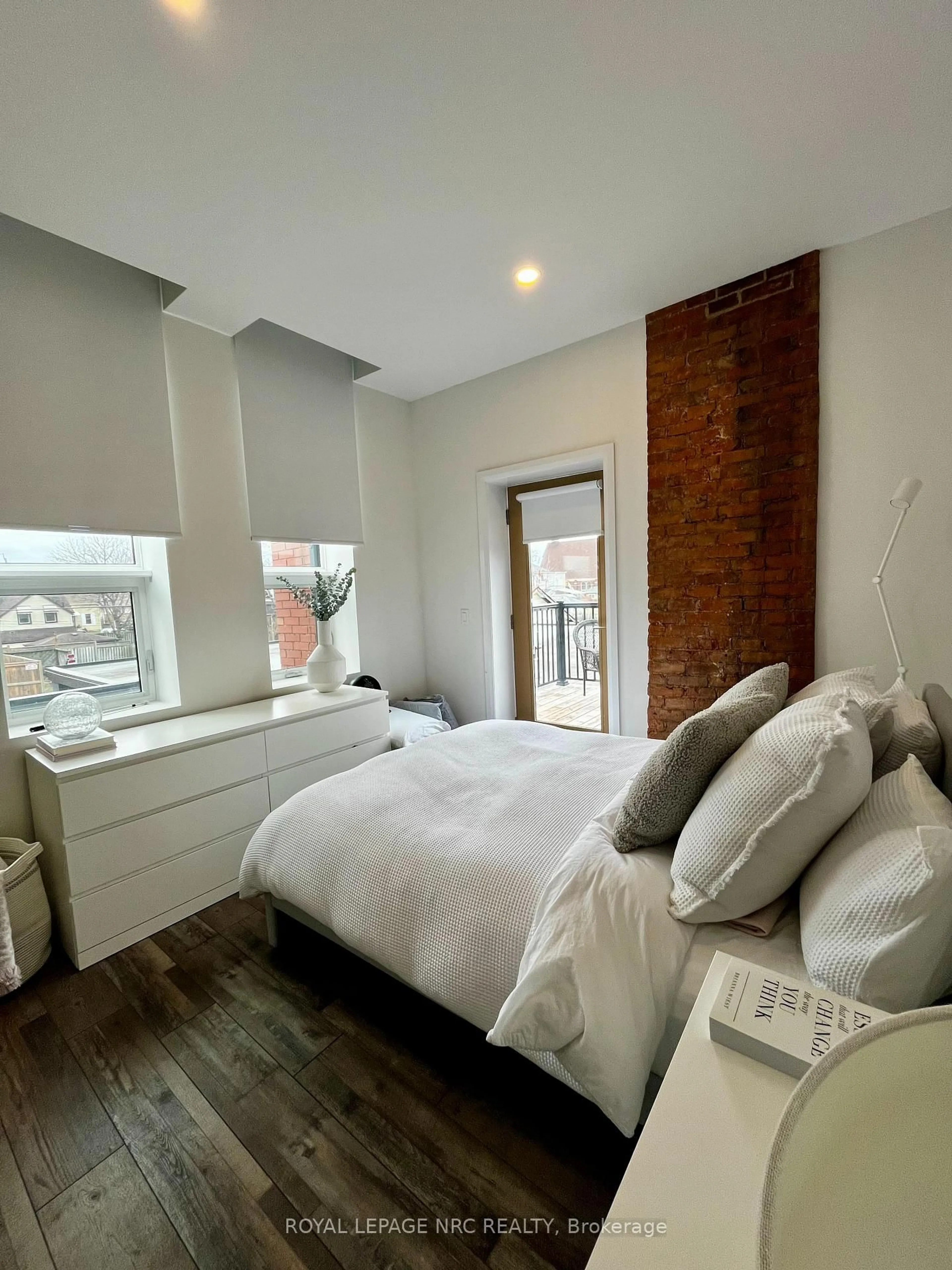 A pic of a room for 405 Merritt St #12, St. Catharines Ontario L2P 1P5