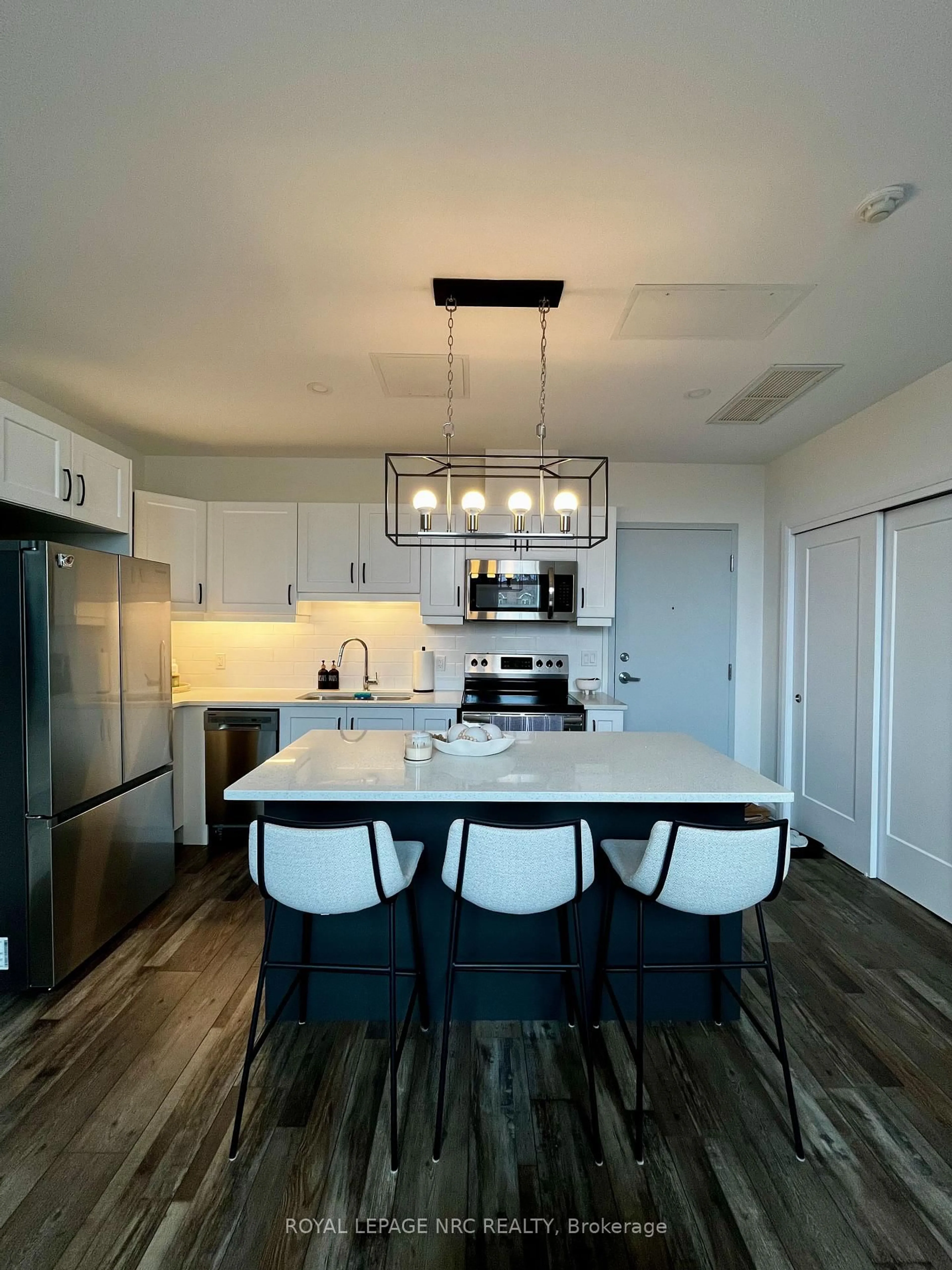 Open concept kitchen, unknown for 405 Merritt St #12, St. Catharines Ontario L2P 1P5