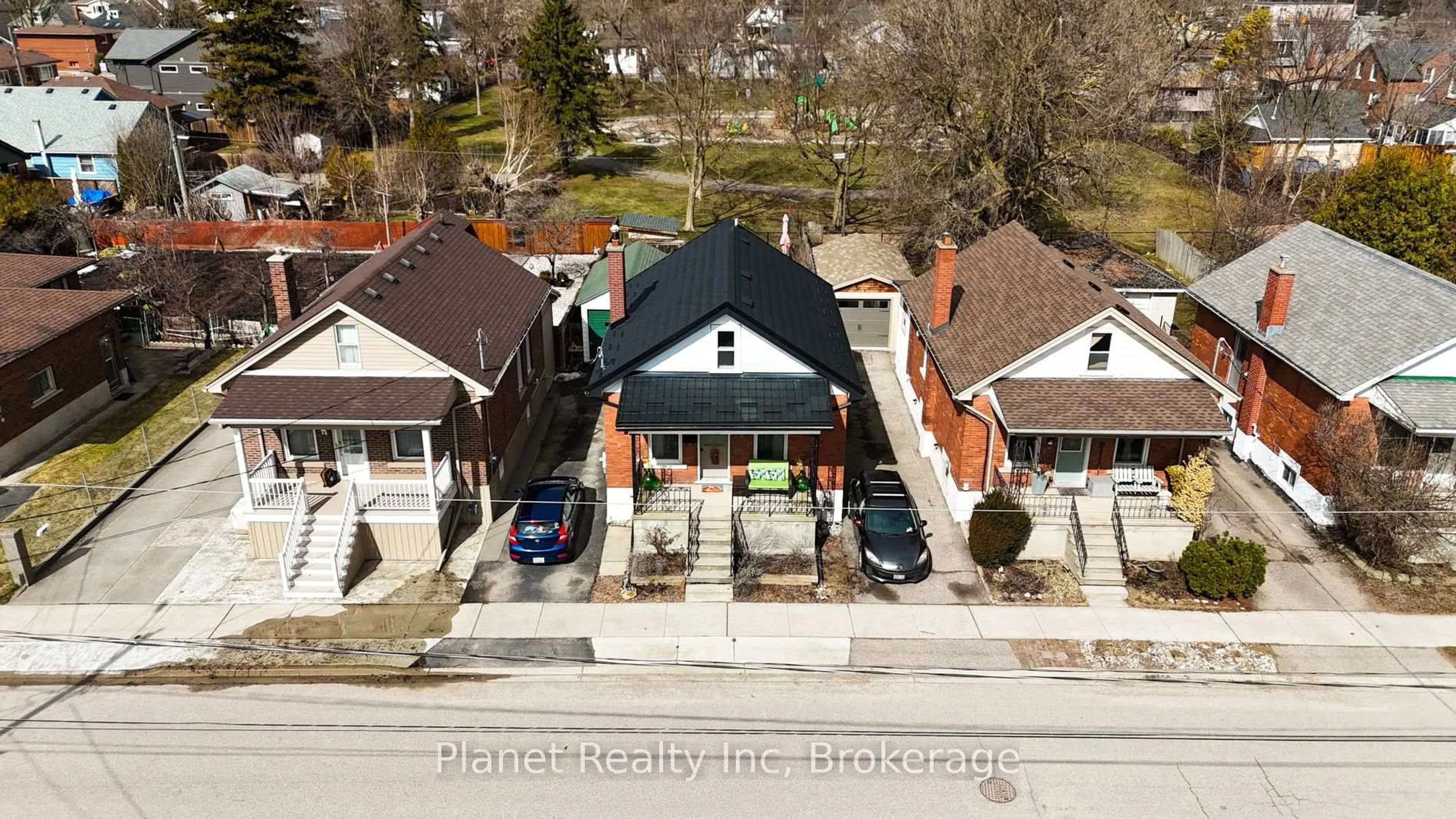 A pic from outside/outdoor area/front of a property/back of a property/a pic from drone, street for 214 Ferguson St, Guelph Ontario N1E 2Z3