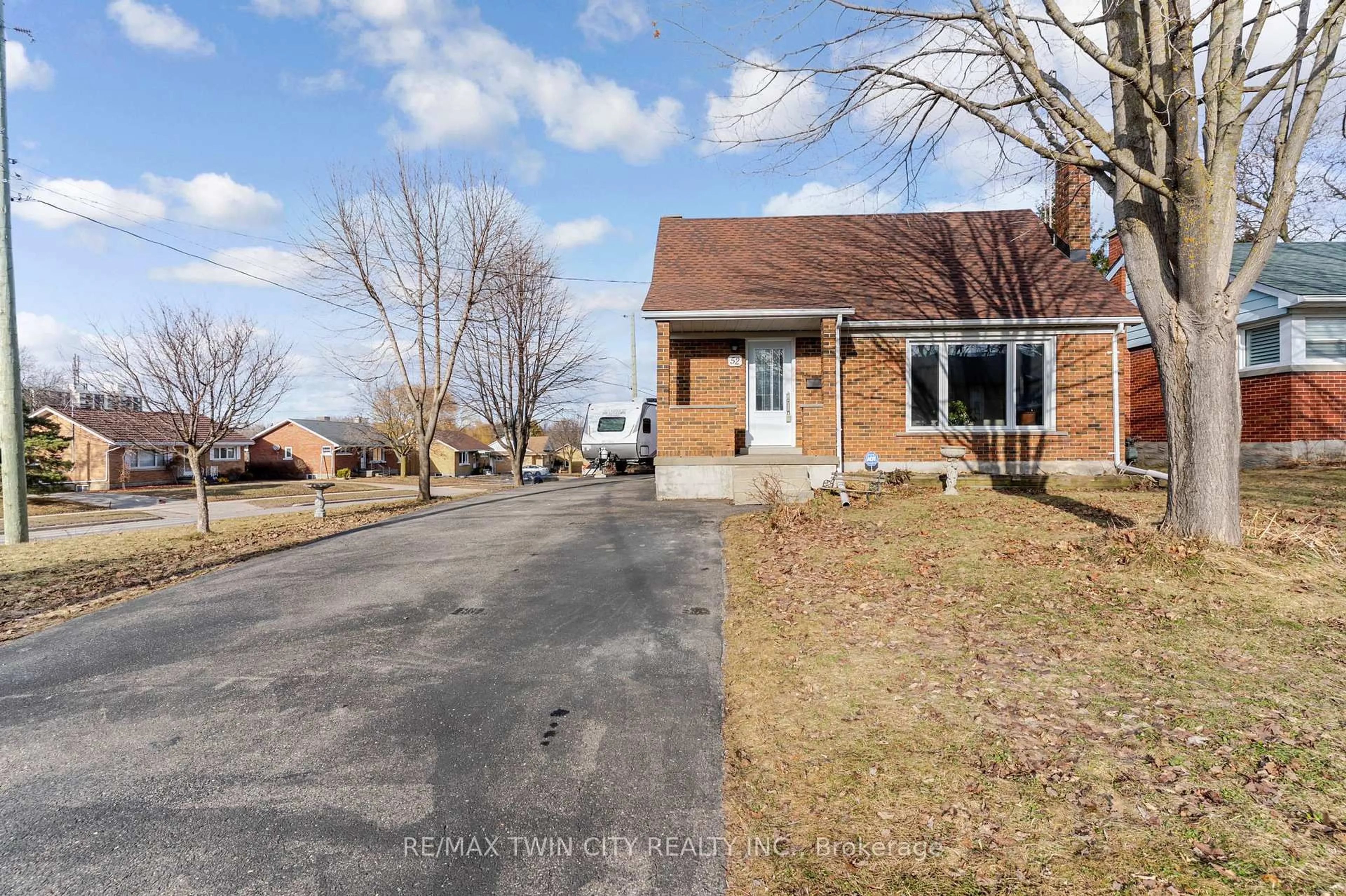 Unknown for 52 Dover St, Waterloo Ontario N2J 1Z1