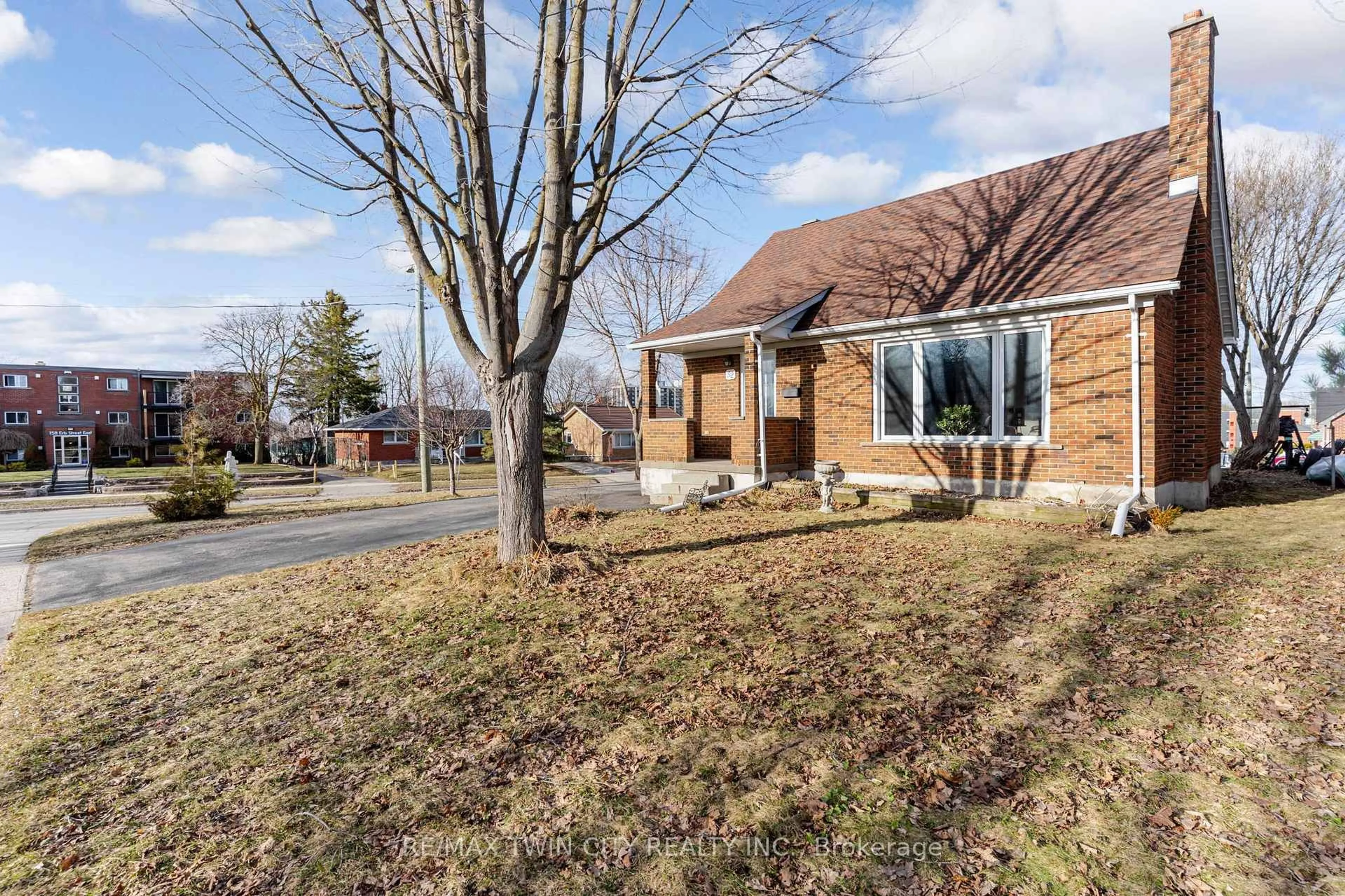 Home with brick exterior material, street for 52 Dover St, Waterloo Ontario N2J 1Z1