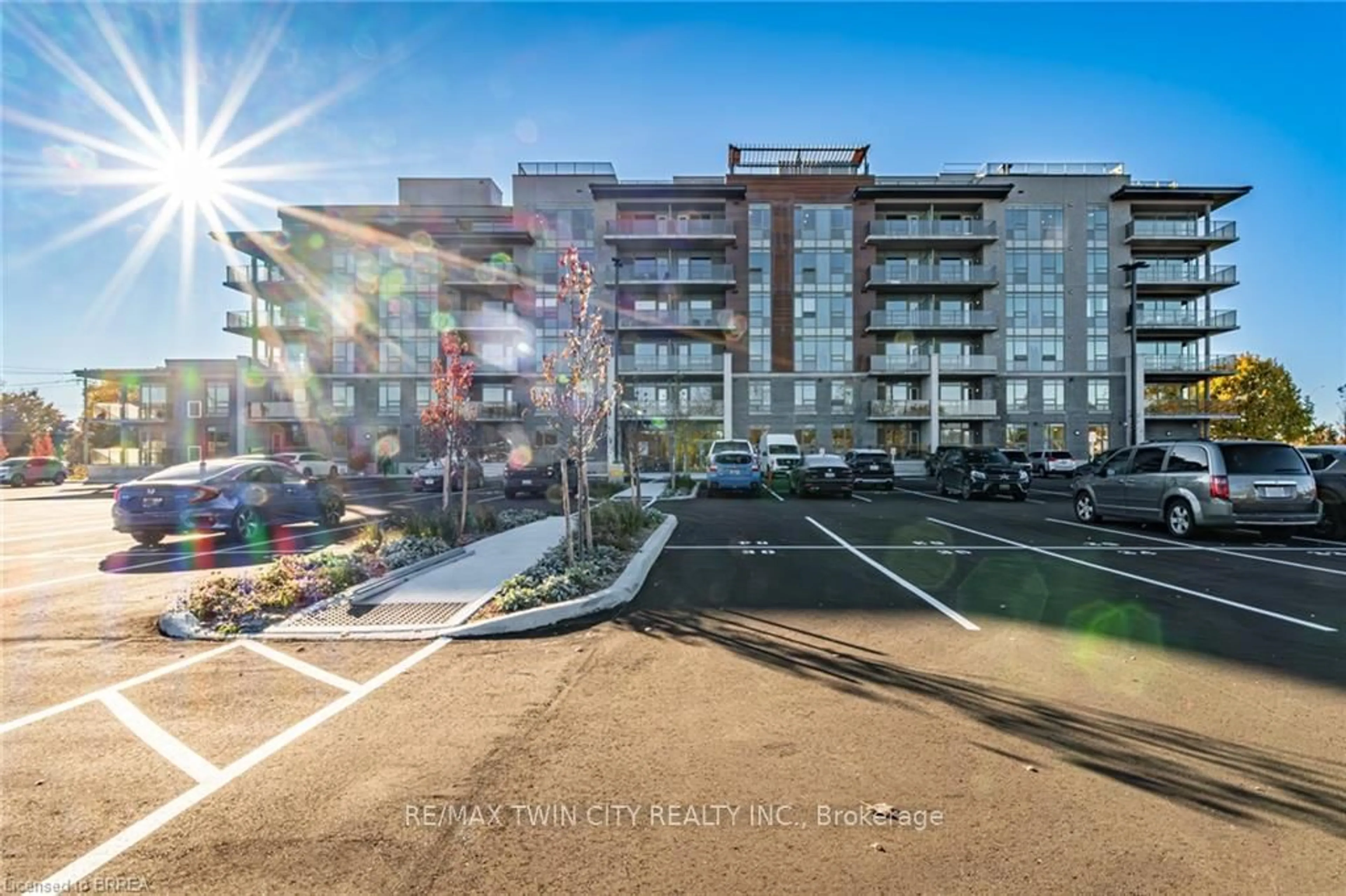 A pic from outside/outdoor area/front of a property/back of a property/a pic from drone, unknown for 34 Norman St #409, Brantford Ontario N3R 2Y1