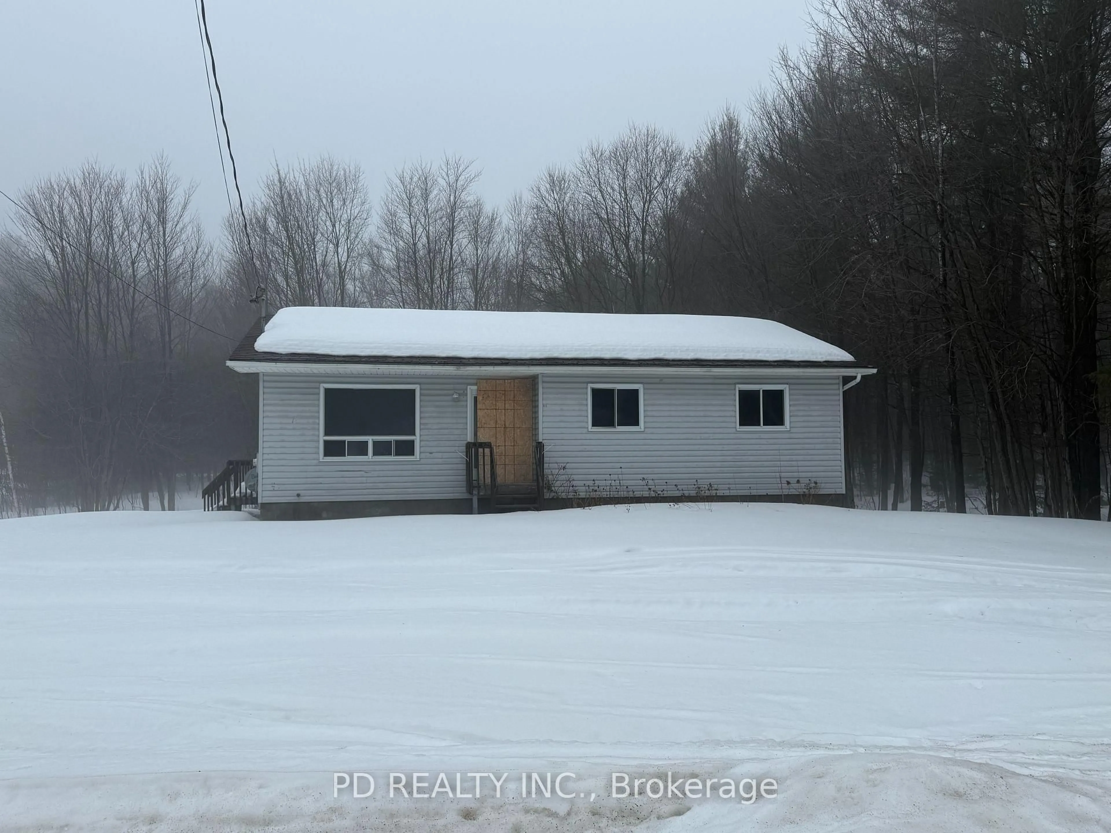 Shed for 161 Glastonbury Rd, Addington Highlands Ontario K0H 2G0
