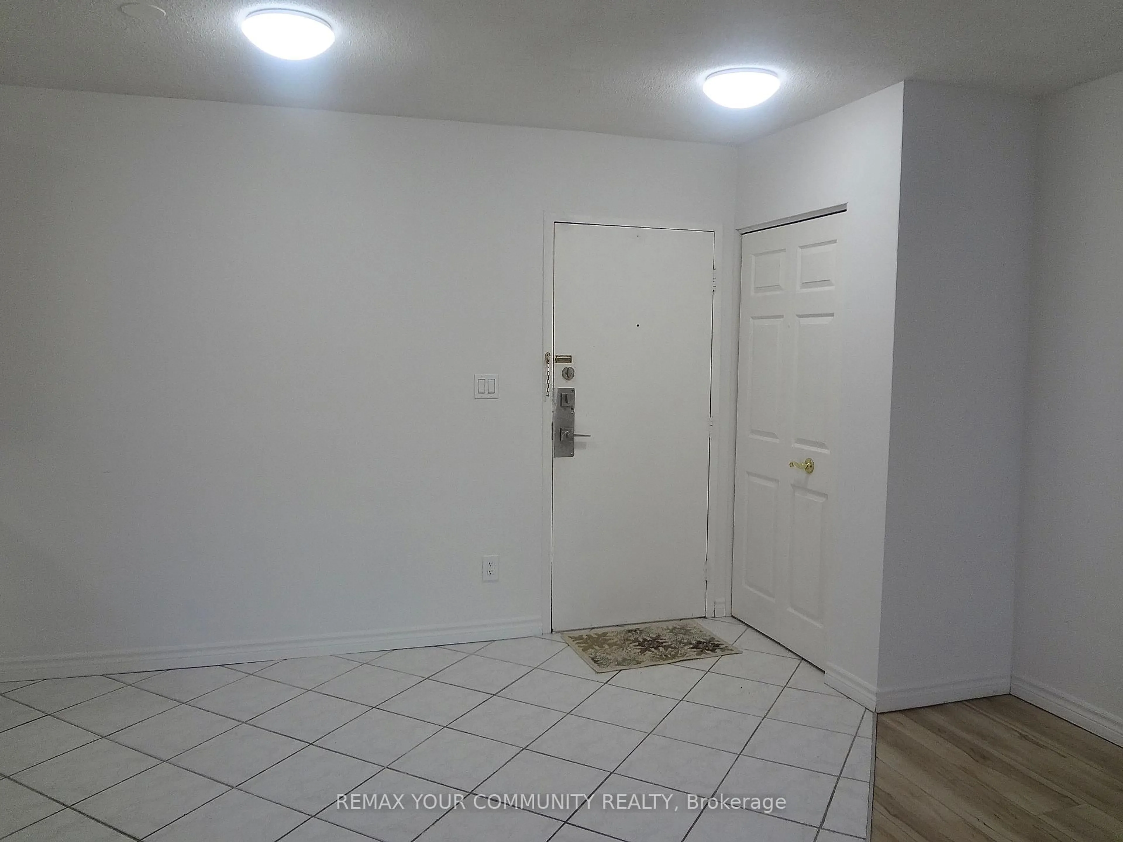 Unknown for 893 Concession St #106, Hamilton Ontario L8V 1E7