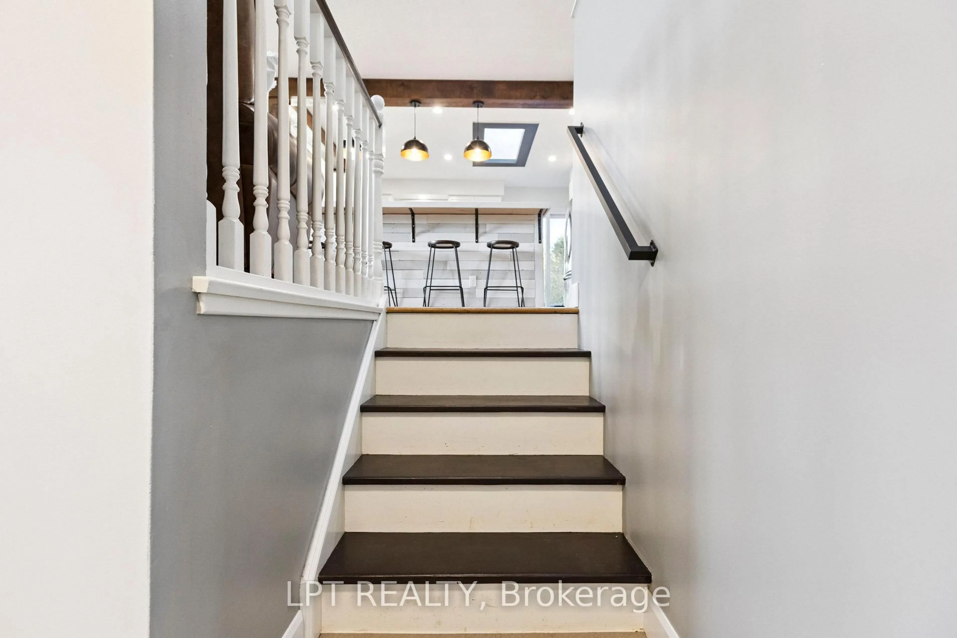 Stairs for 7429 Sideroad 20 Sdrd, Mapleton Ontario N0B 1A0