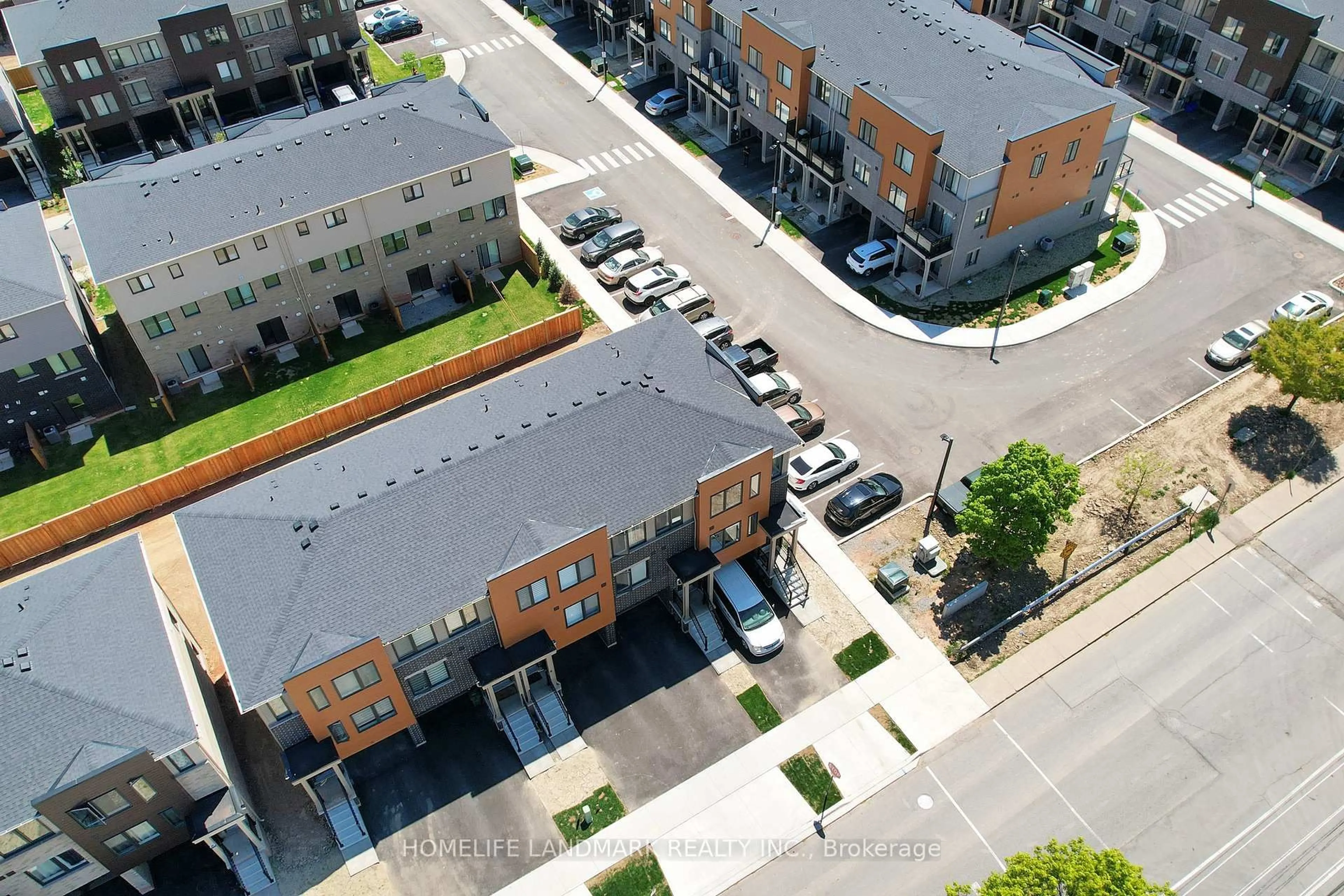 A pic from outside/outdoor area/front of a property/back of a property/a pic from drone, street for 2 Reid Ave, Hamilton Ontario L8H 0B5