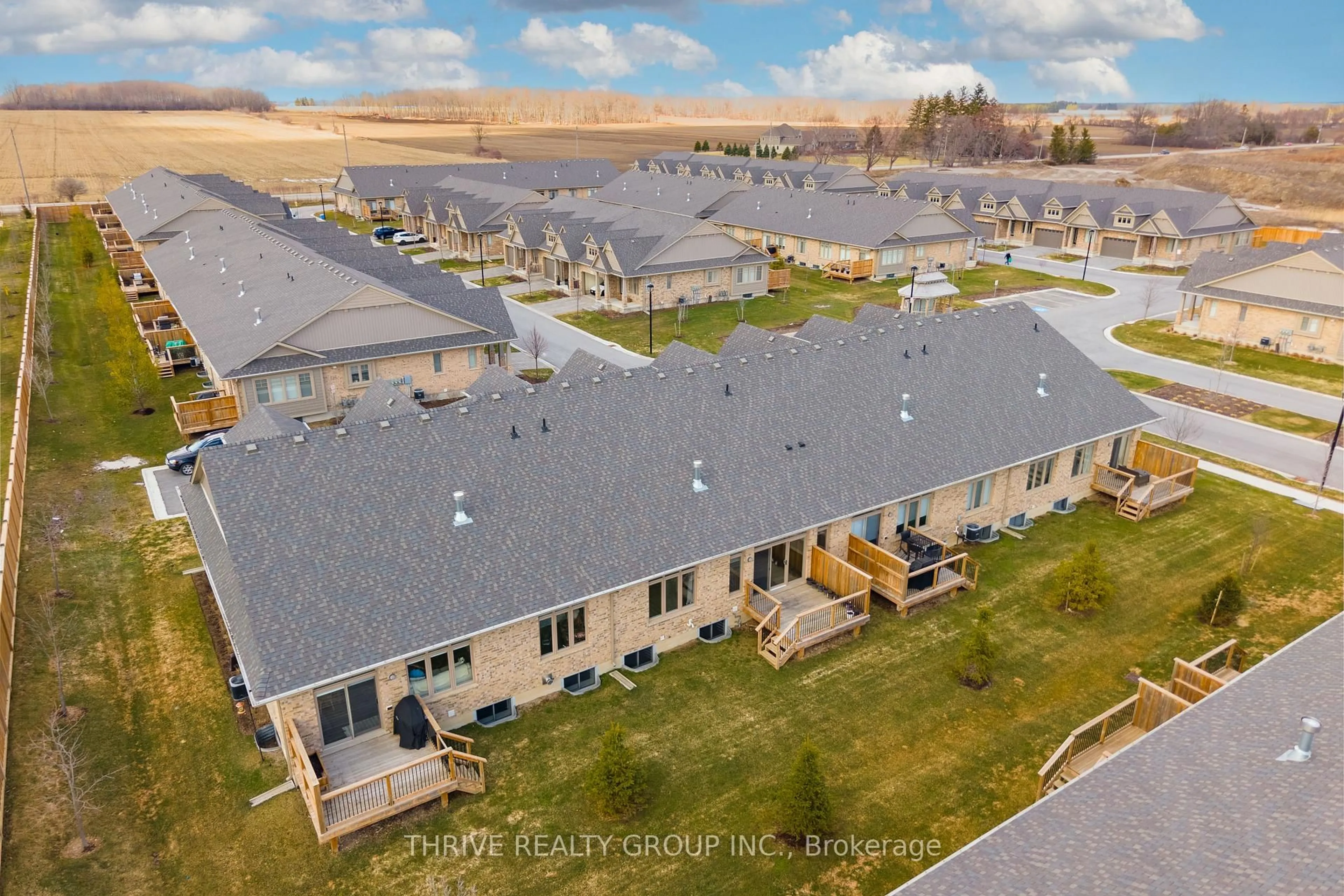 A pic from outside/outdoor area/front of a property/back of a property/a pic from drone, mountain view for 2650 BUROAK Dr #66, London North Ontario N6G 5B6