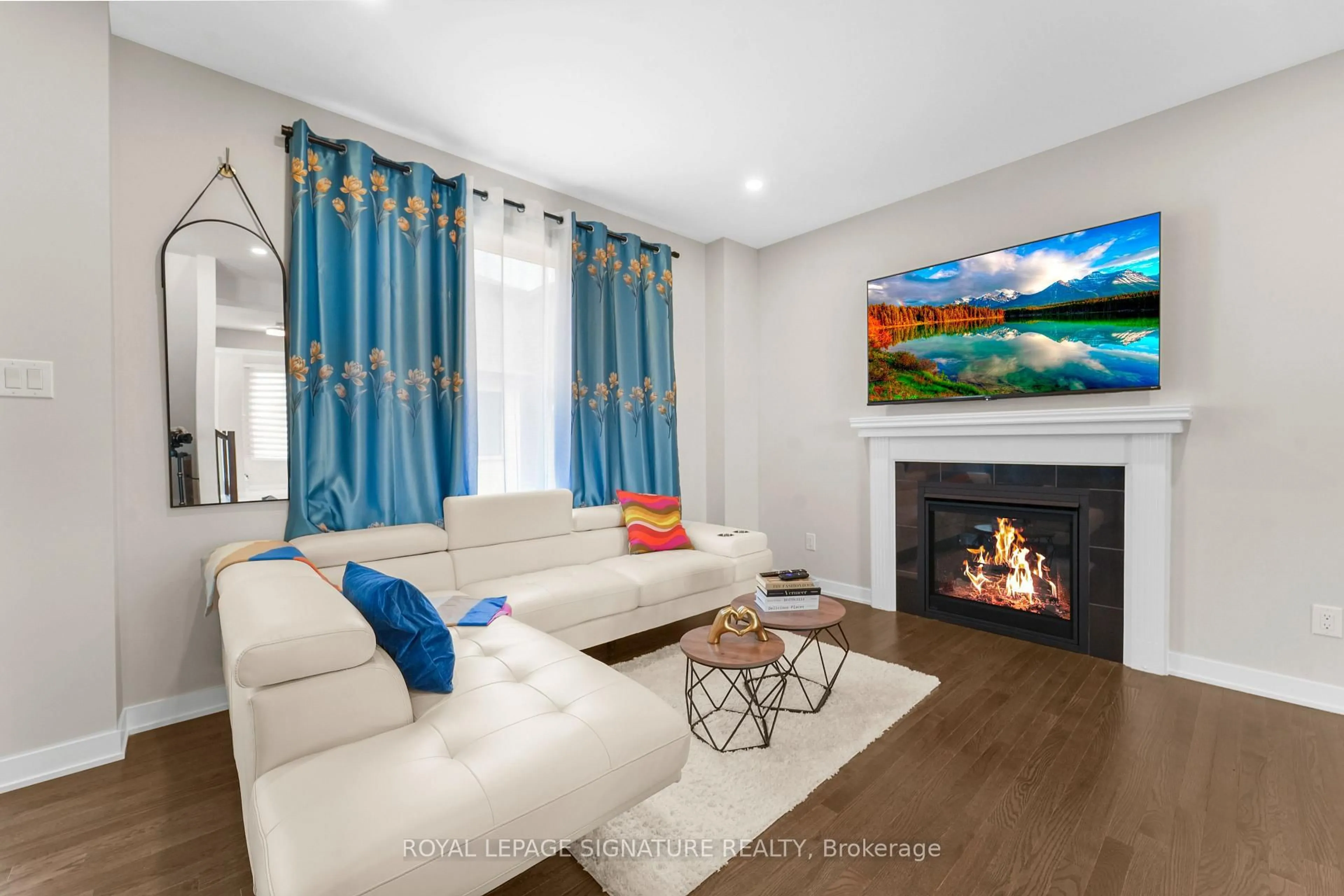 Home theater for 280 Sapling Grve, Ottawa Ontario K2J 7L9