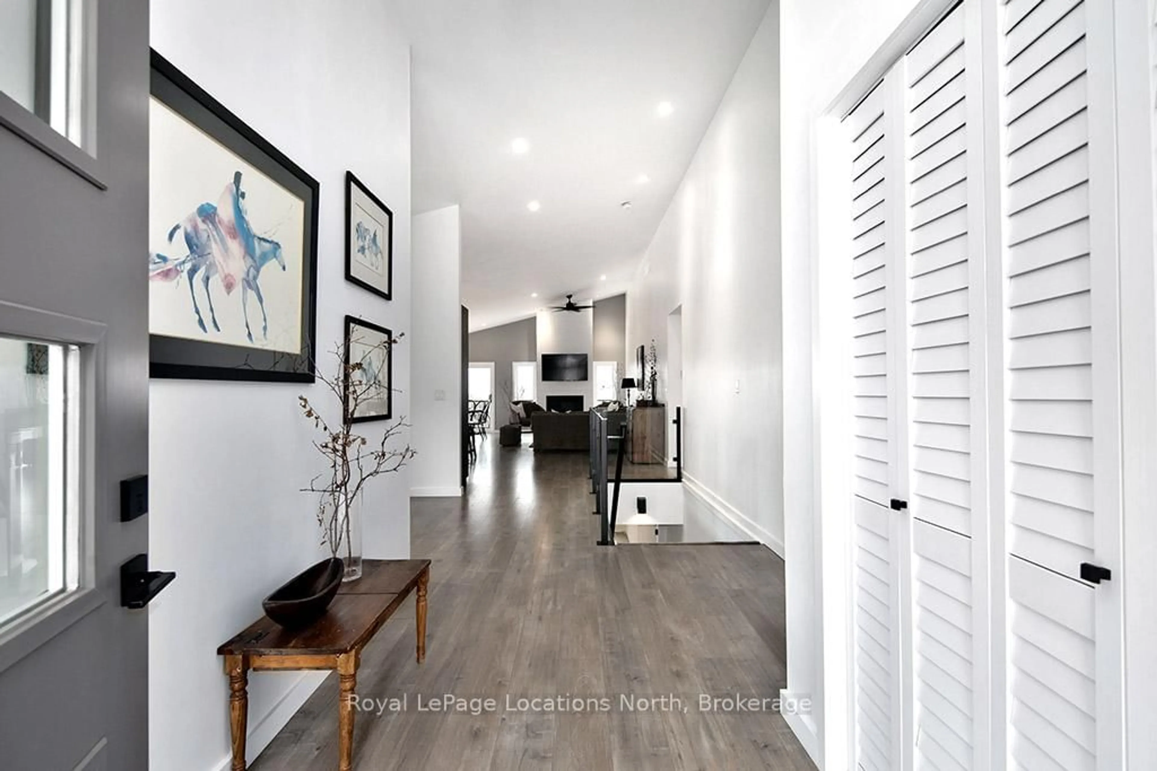 Indoor entryway for 145 St Vincent Cres, Meaford Ontario N4L 1W7