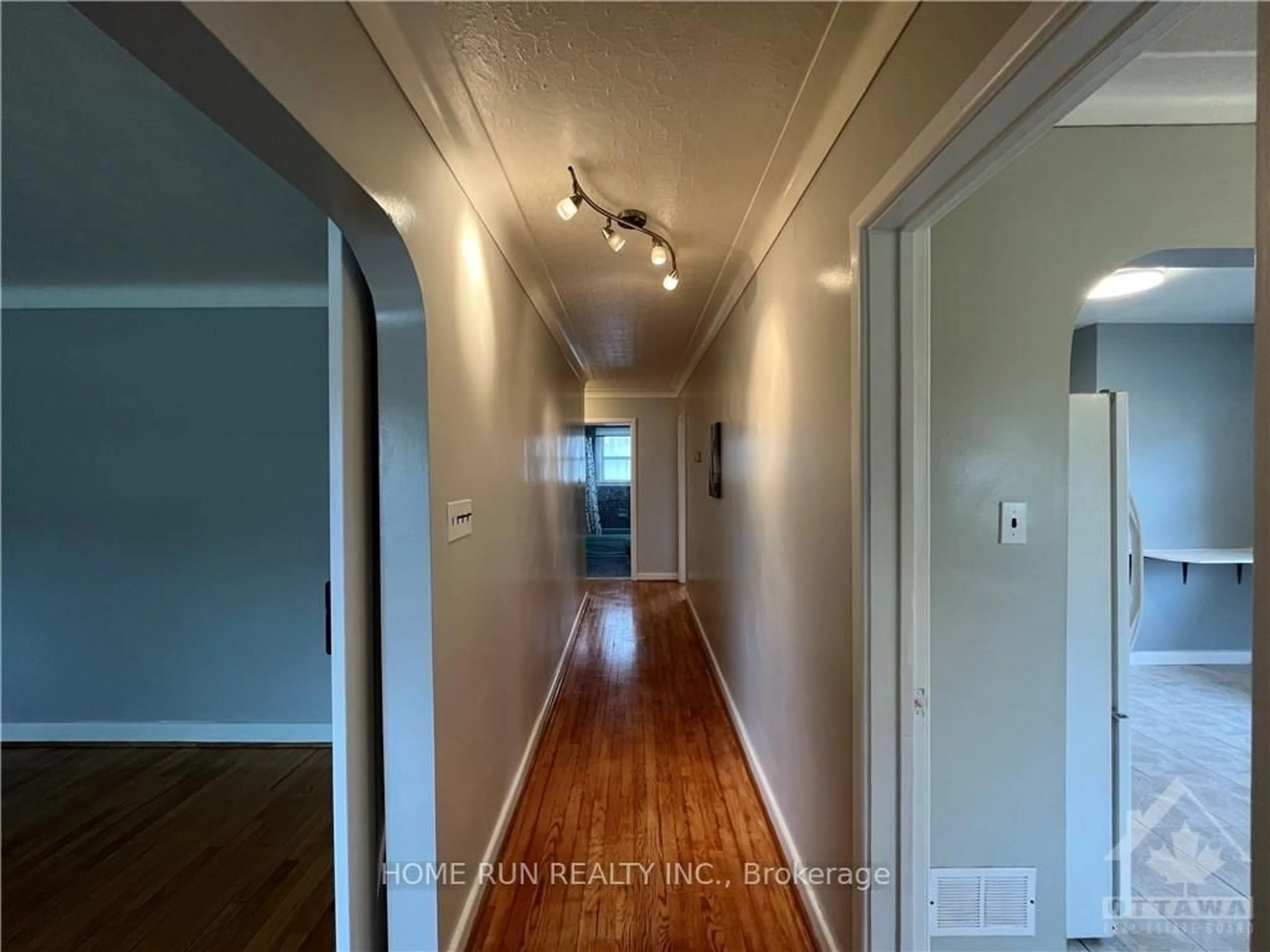 A pic of a room for 98 Donald St, Ottawa Ontario K1K 1N2