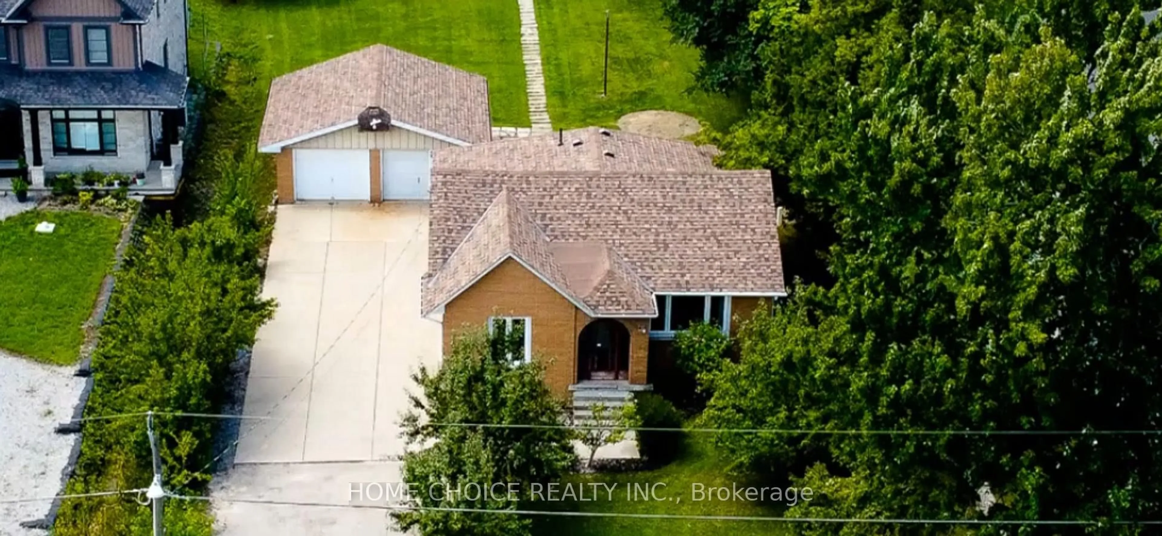 A pic from outside/outdoor area/front of a property/back of a property/a pic from drone, street for 47 3rd Rd, Hamilton Ontario L8J 3J5