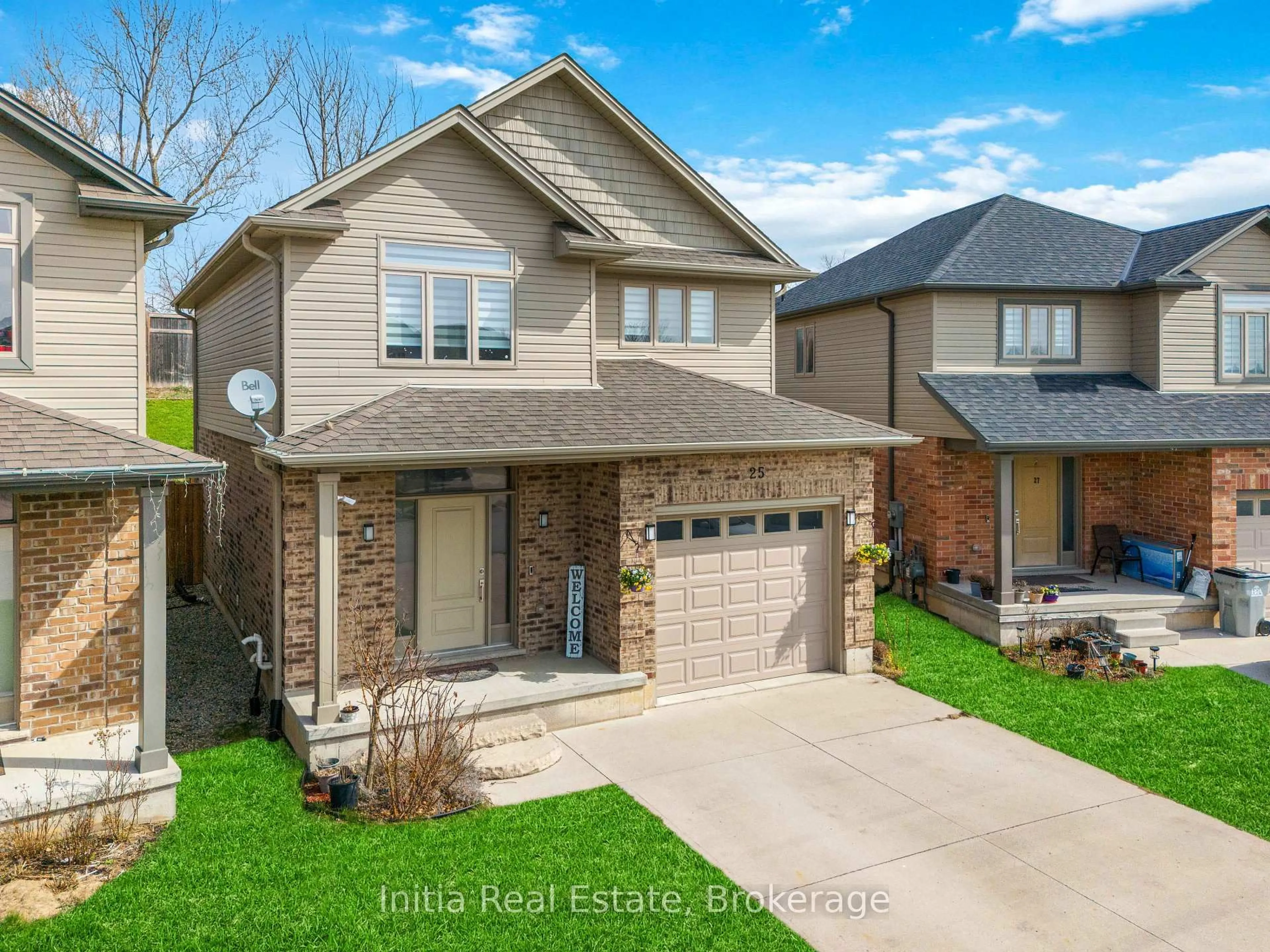 Home with brick exterior material, street for 25 Queensway Dr, Strathroy-Caradoc Ontario N7G 4M2