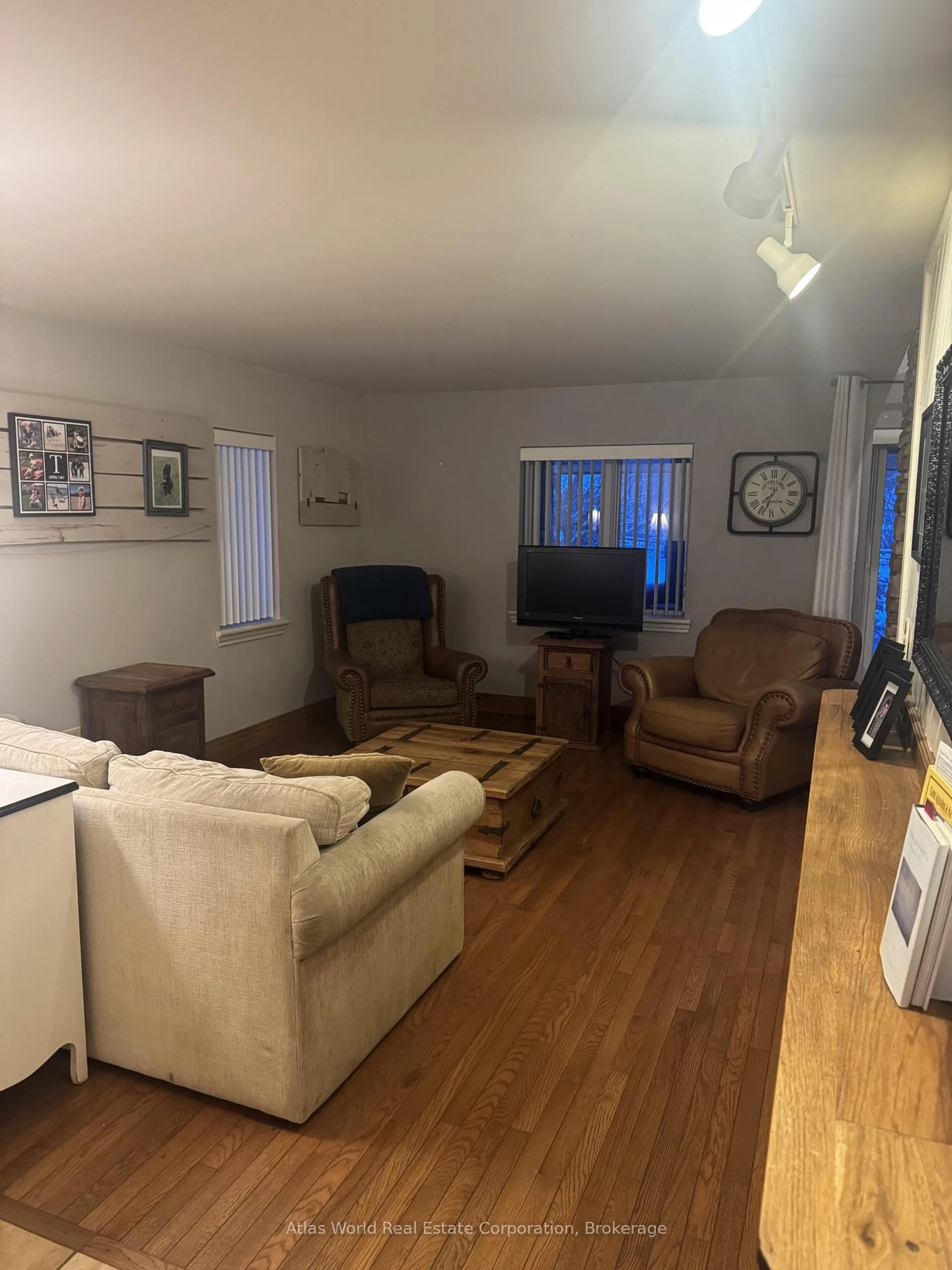 Living room with furniture, unknown for 20 Point View Dr, Northern Bruce Peninsula Ontario N0H 1W0