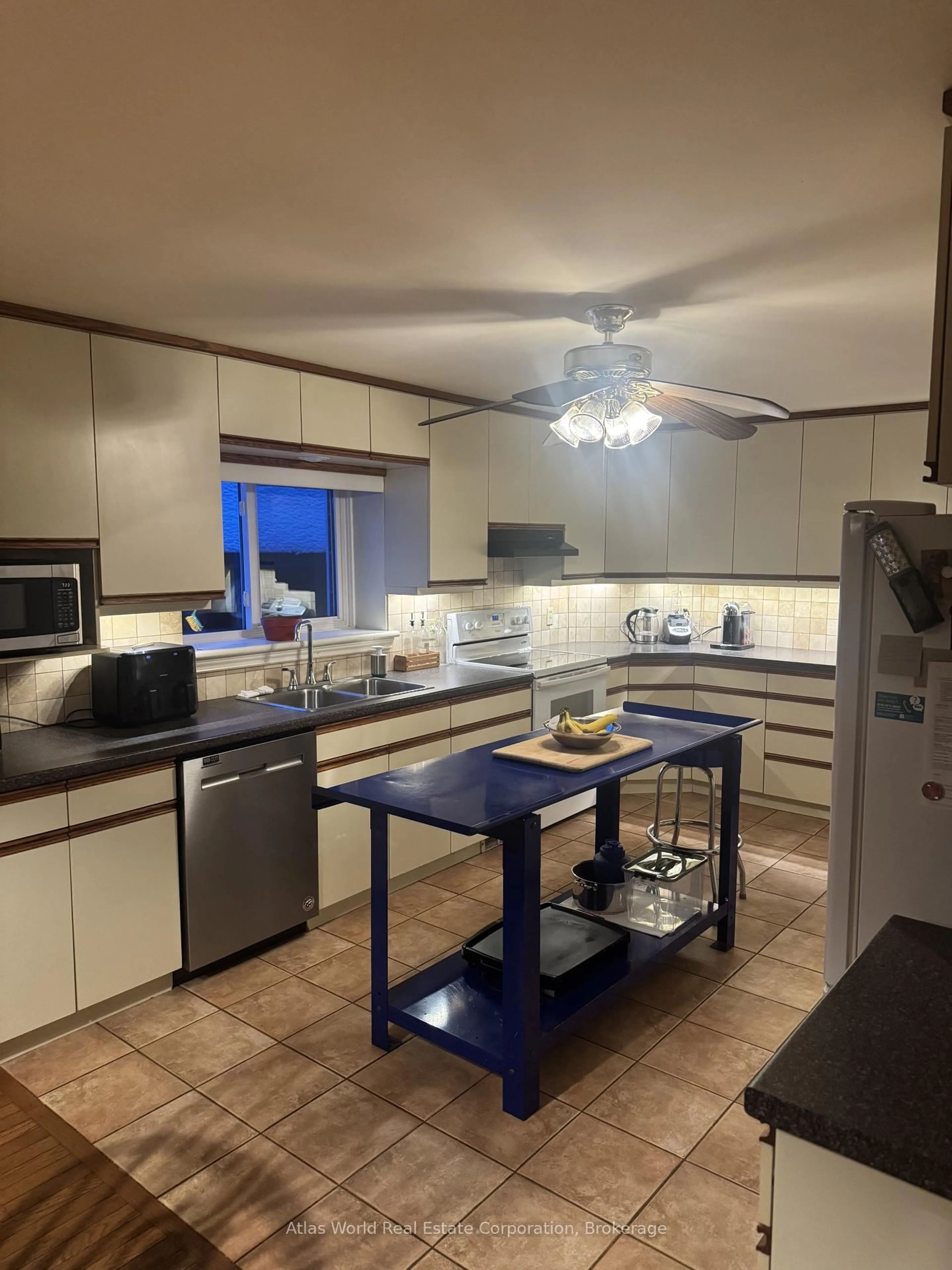 Open concept kitchen, ceramic/tile floor for 20 Point View Dr, Northern Bruce Peninsula Ontario N0H 1W0