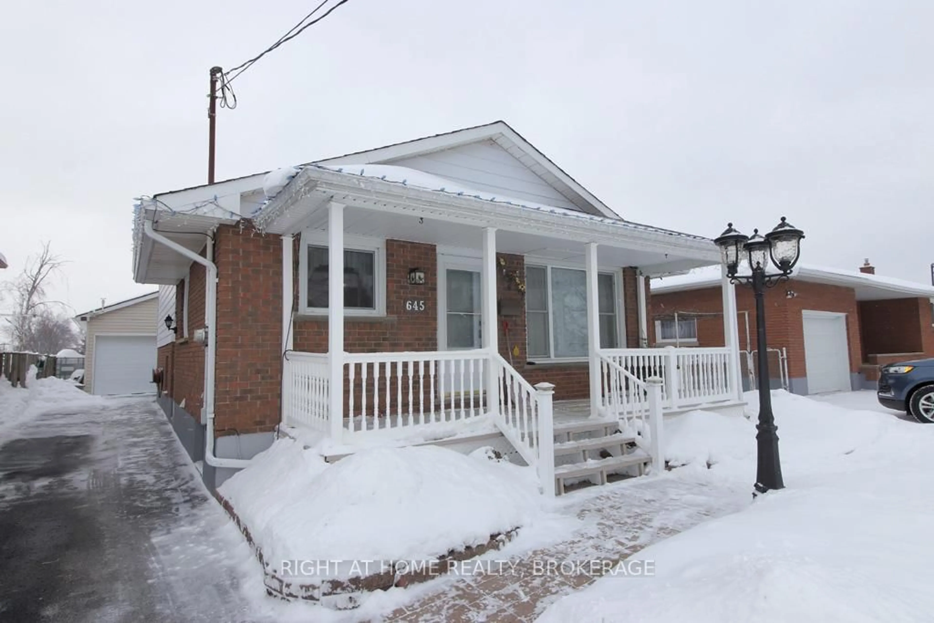 Unknown for 645 Lincoln St, Welland Ontario L3B 4R6