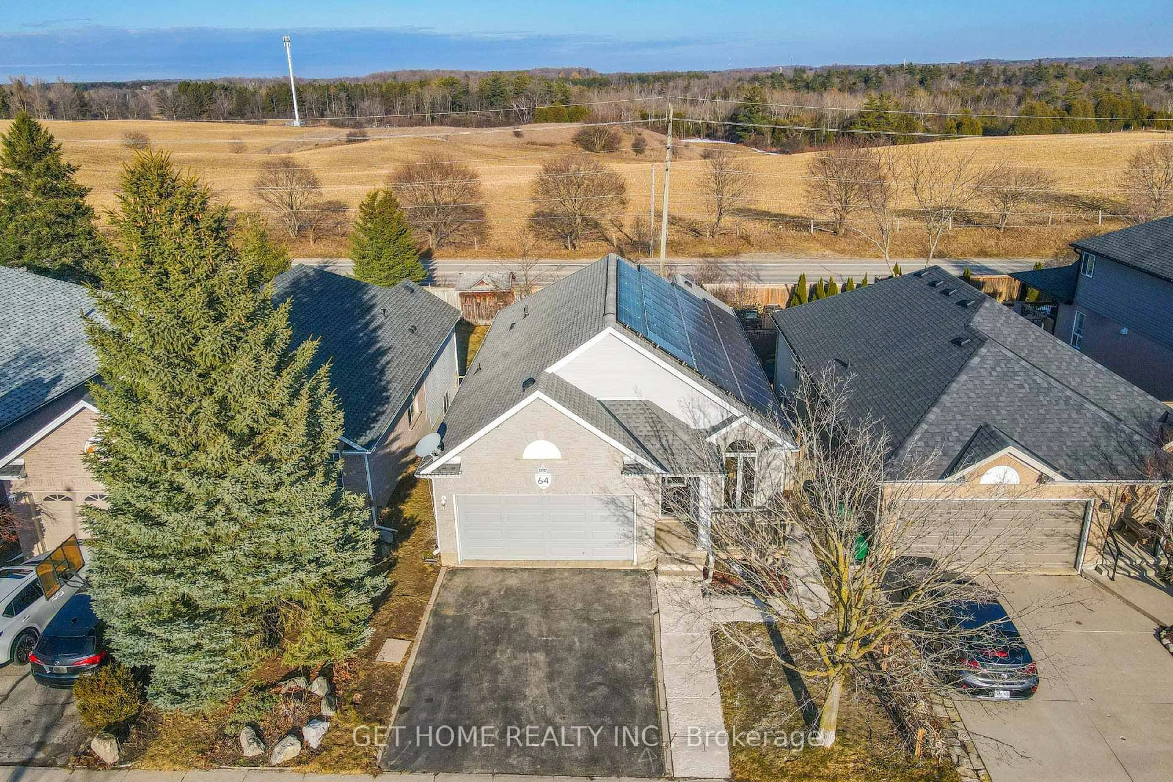 A pic from outside/outdoor area/front of a property/back of a property/a pic from drone, water/lake/river/ocean view for 64 Sweeney Cres, Cambridge Ontario N3C 4J1