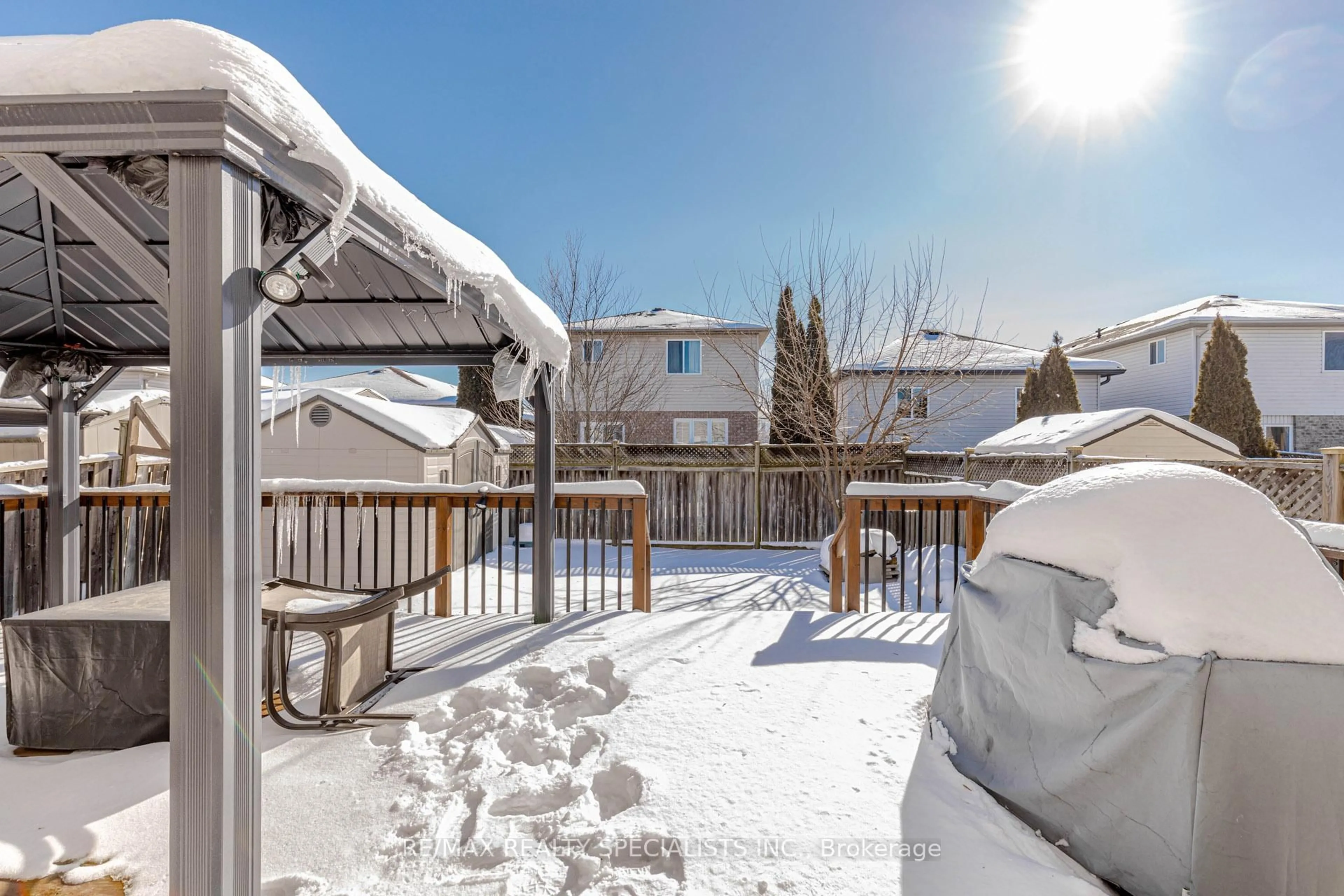 Patio, street for 632 Langlaw Dr, Cambridge Ontario N1P 1H4