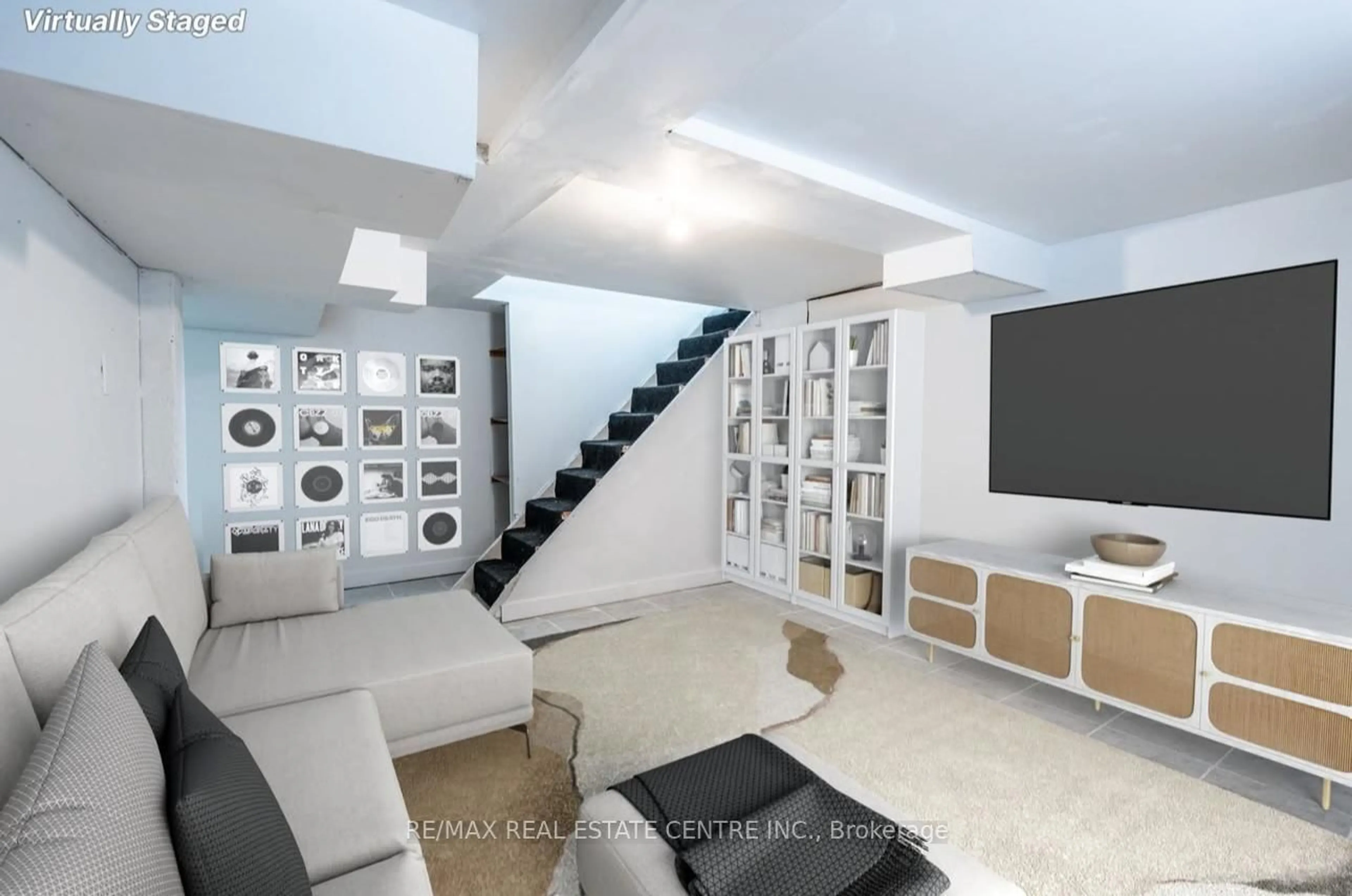 Home theater for 5 Easton St, Cambridge Ontario N1R 1G3