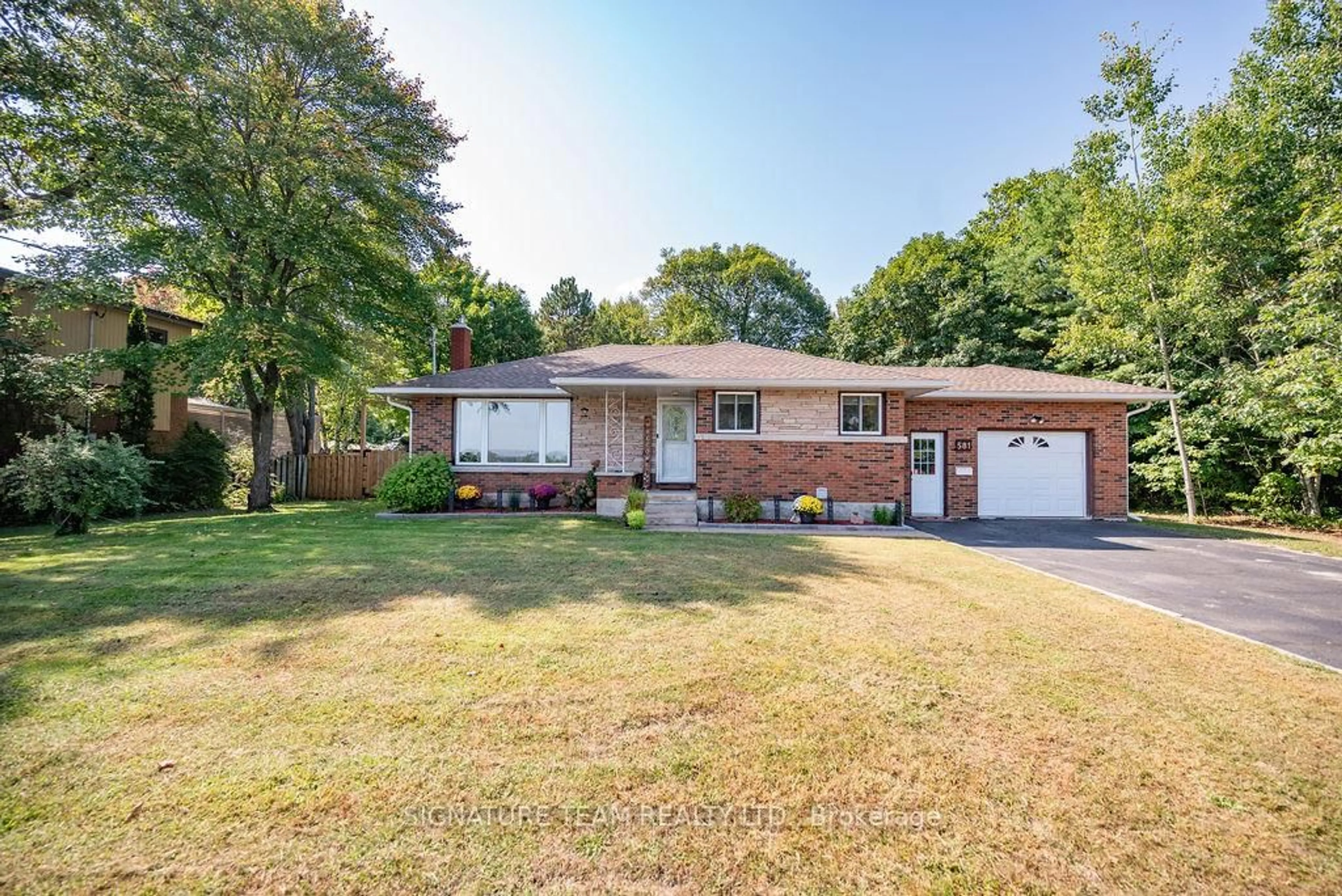 Home with brick exterior material, street for 581 Laurentian Dr, Petawawa Ontario K8H 2M5