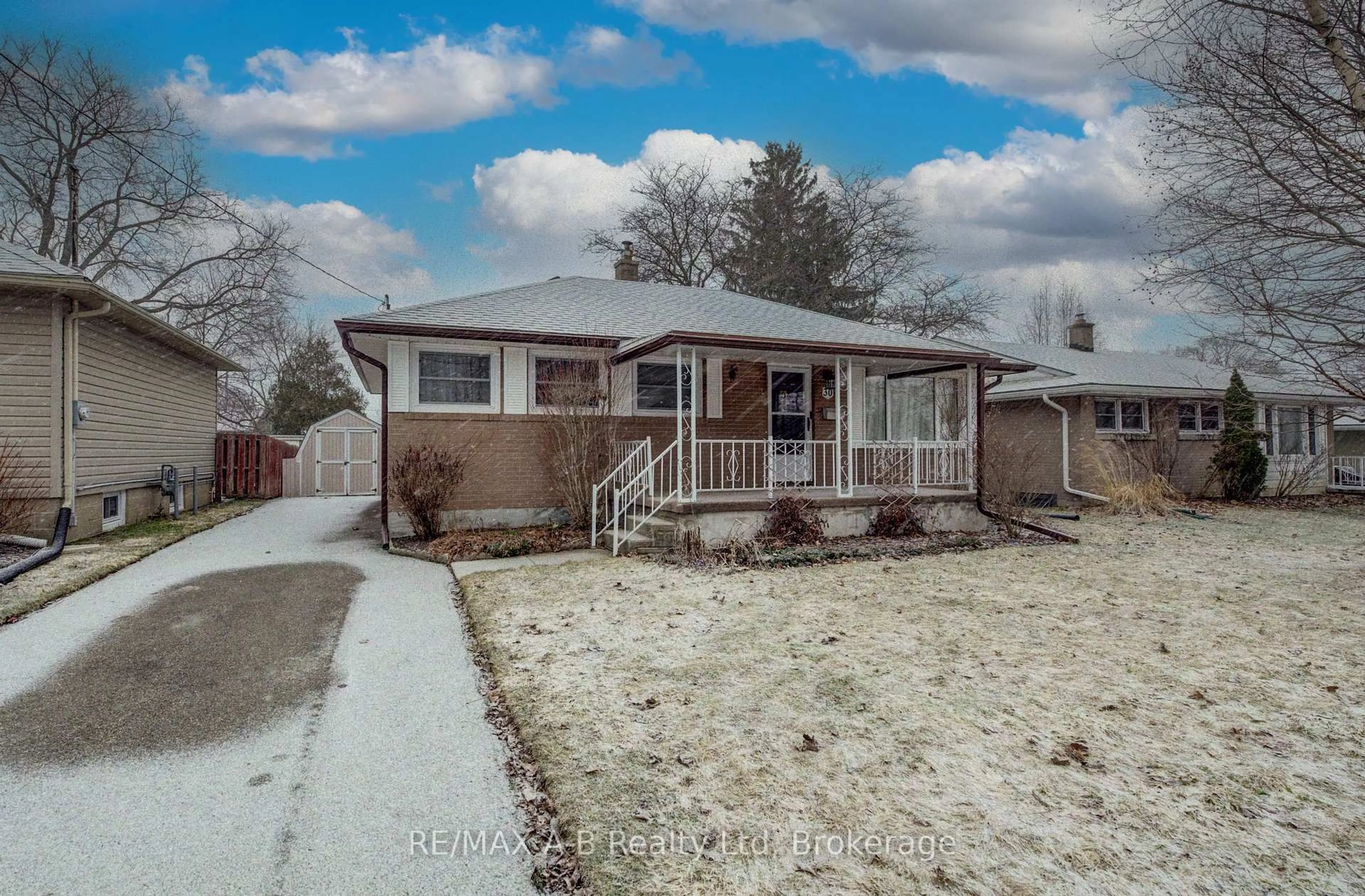 Unknown for 30 Arthur St, Stratford Ontario N5A 6E3