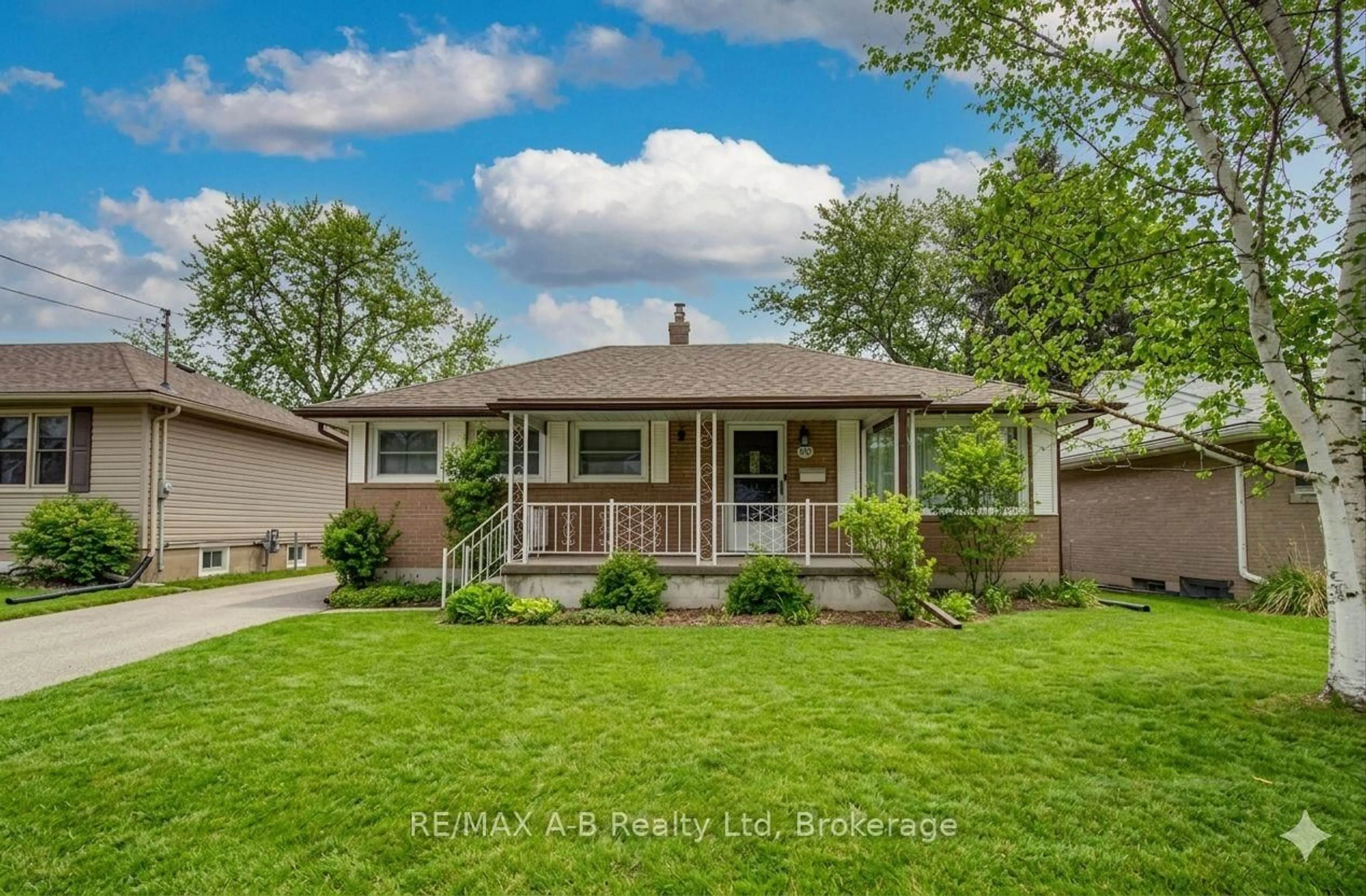 Home with vinyl exterior material, street for 30 Arthur St, Stratford Ontario N5A 6E3